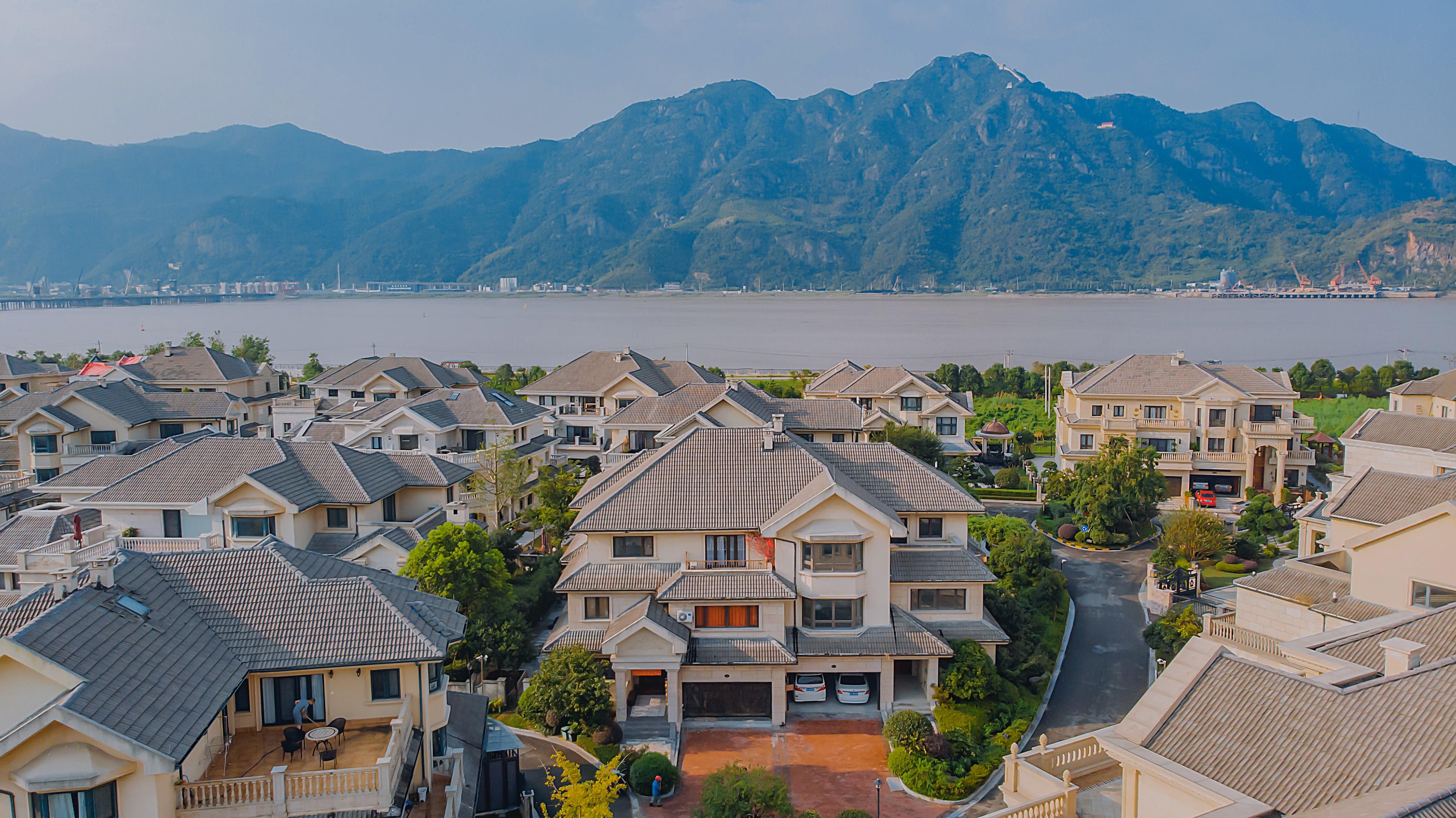 {Haute coutvre}全新定制系列