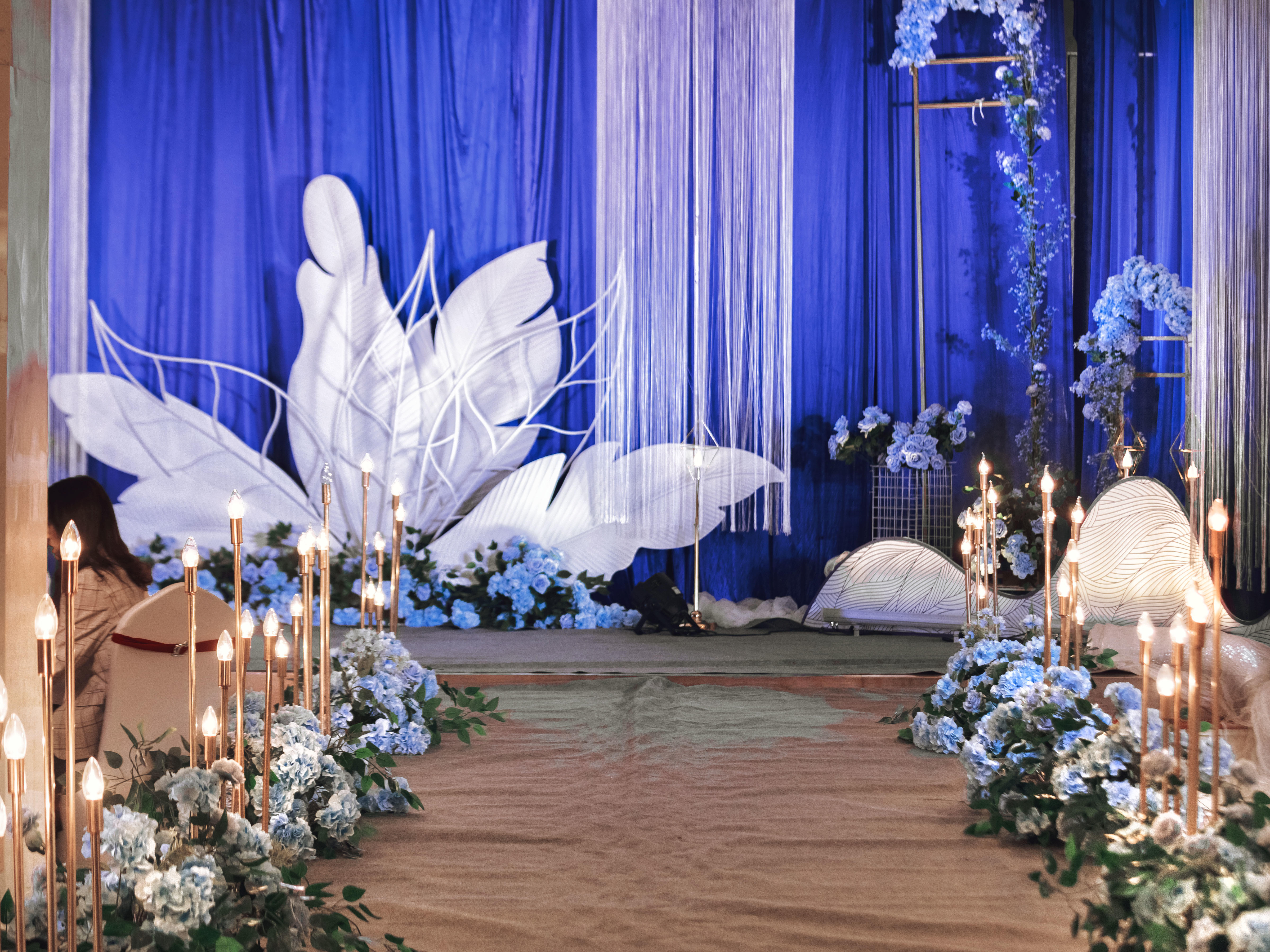 婚融界婚礼 特价推广 暗场效果 服务团队