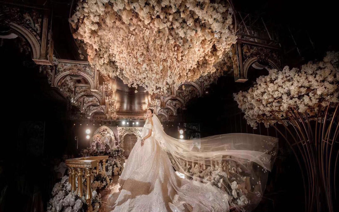 19走秀款一字肩重工定制大拖尾婚纱