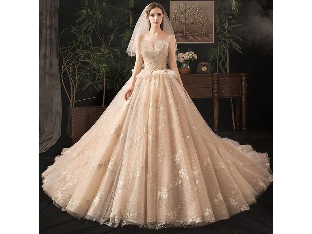 高端奢华婚纱套餐，出阁+主纱+敬酒+伴娘11件套