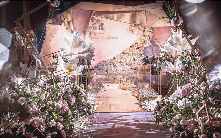 丝丝粉色，  那是初心不变的承诺