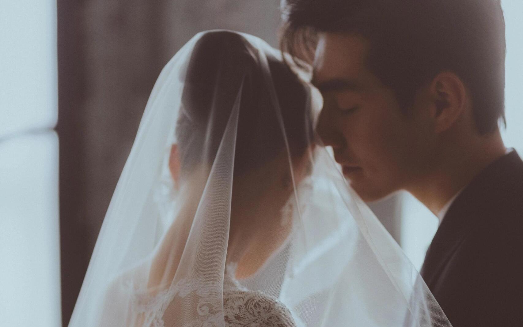 室内高级感婚纱照！拍到了理想的梦中情纱