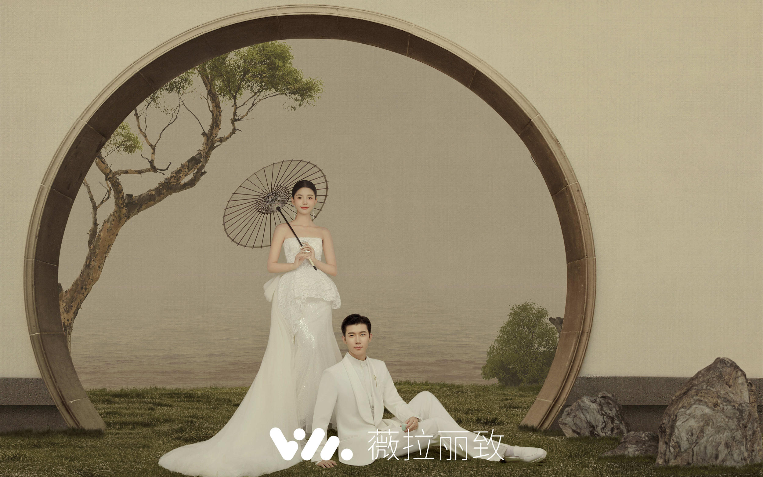 只一眼就让人钟情‼️干净不落俗工笔画婚照