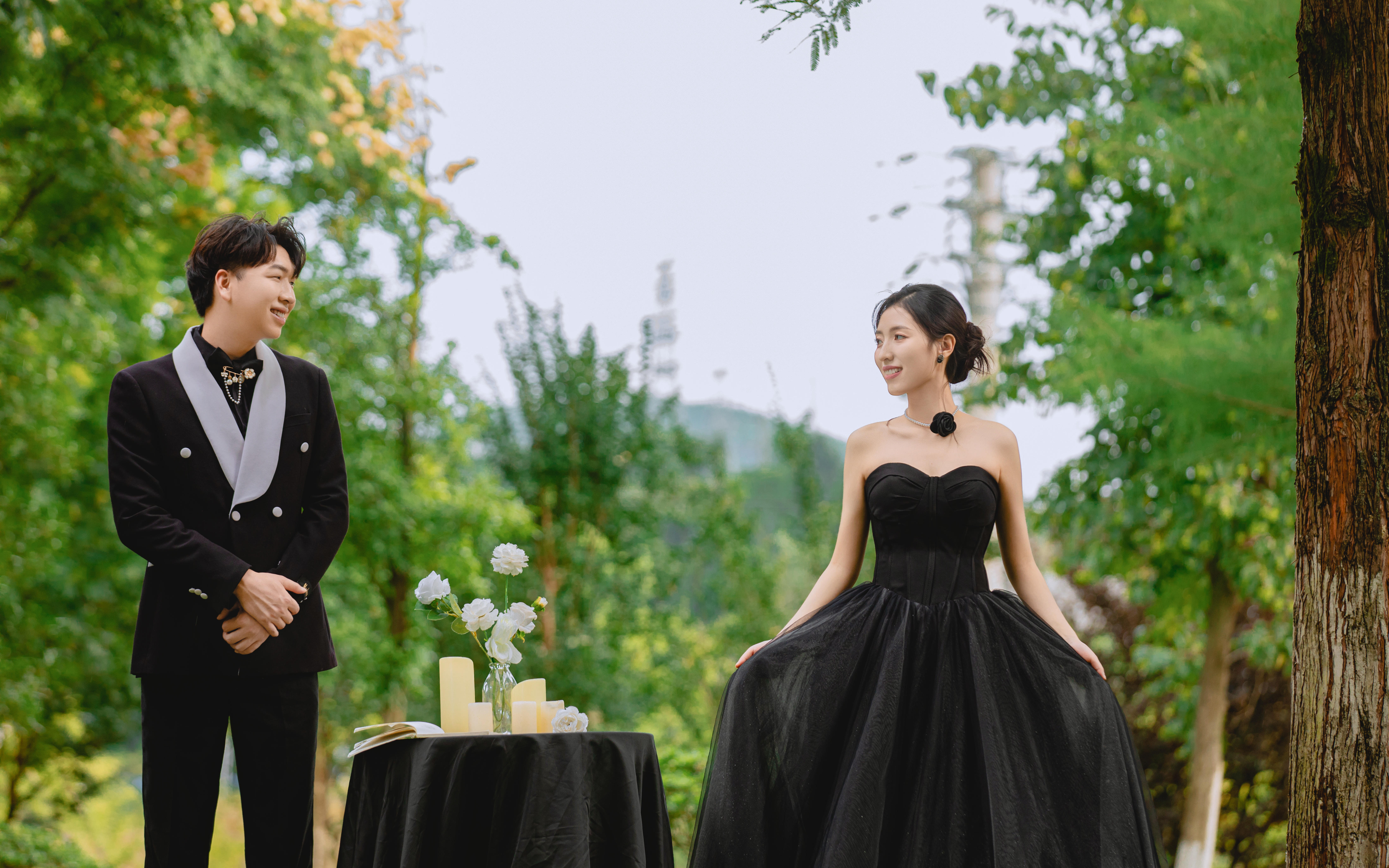 誰能拒絕一套森系赫本黑紗婚紗照啊！