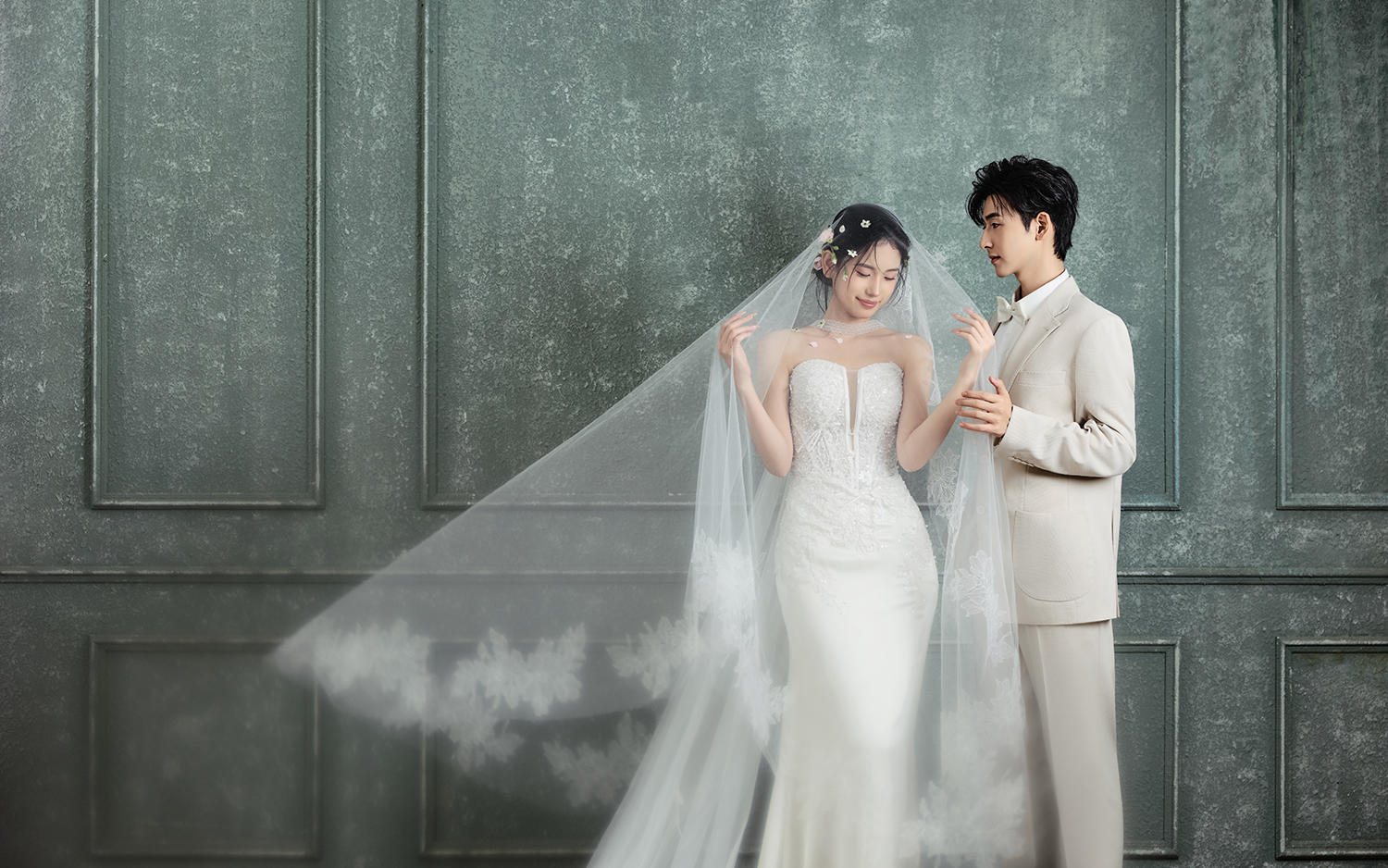 法式復(fù)古內(nèi)景婚紗照