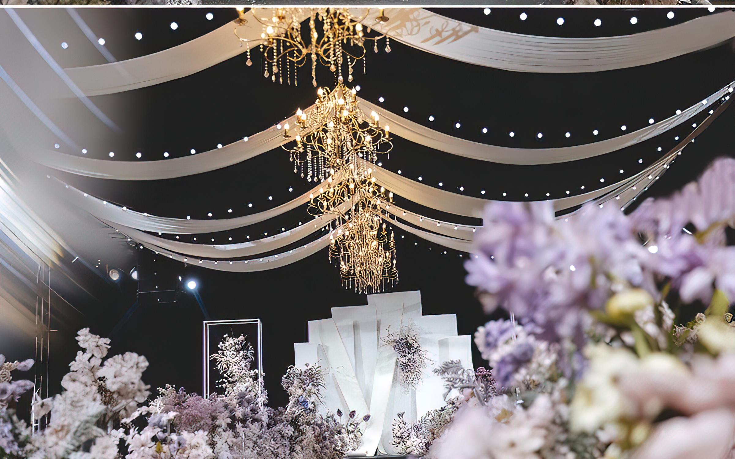 韓式布置吊頂水晶婚禮效果