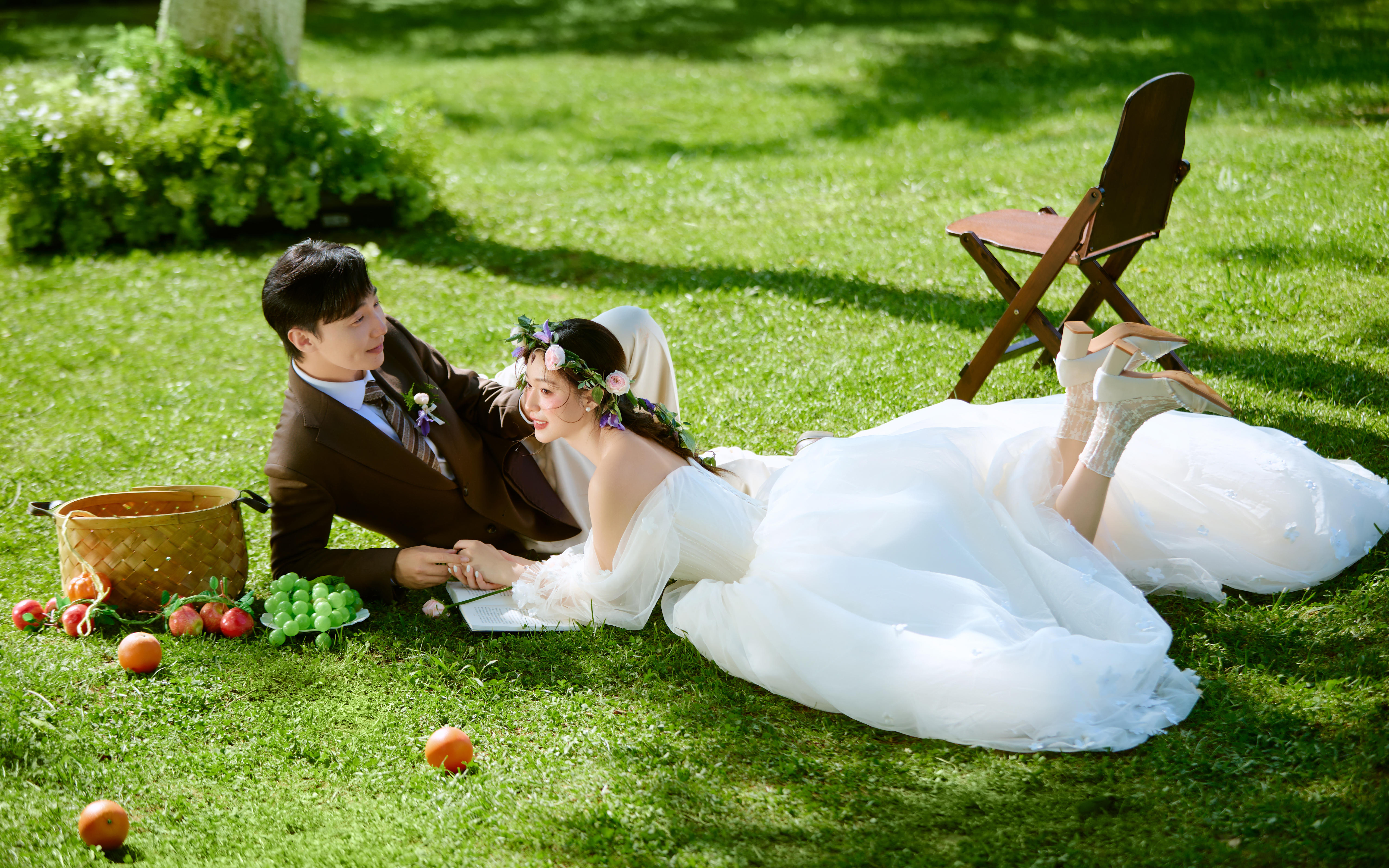 被问爆了的草坪婚纱照❗️谁拍谁好看！！！