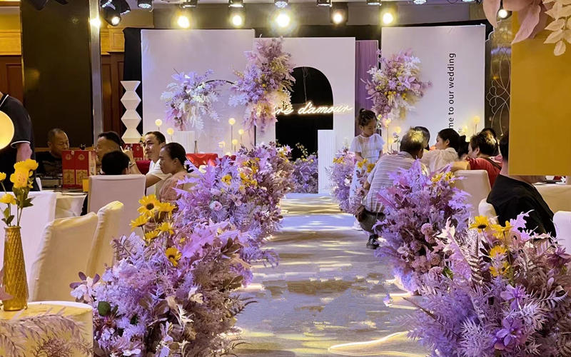 纯白花嫁——白绿色小清新婚礼热潮