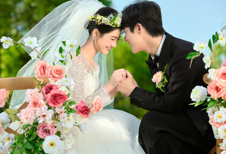 “带着Z爱的花和蕞爱的你去拍照啦”