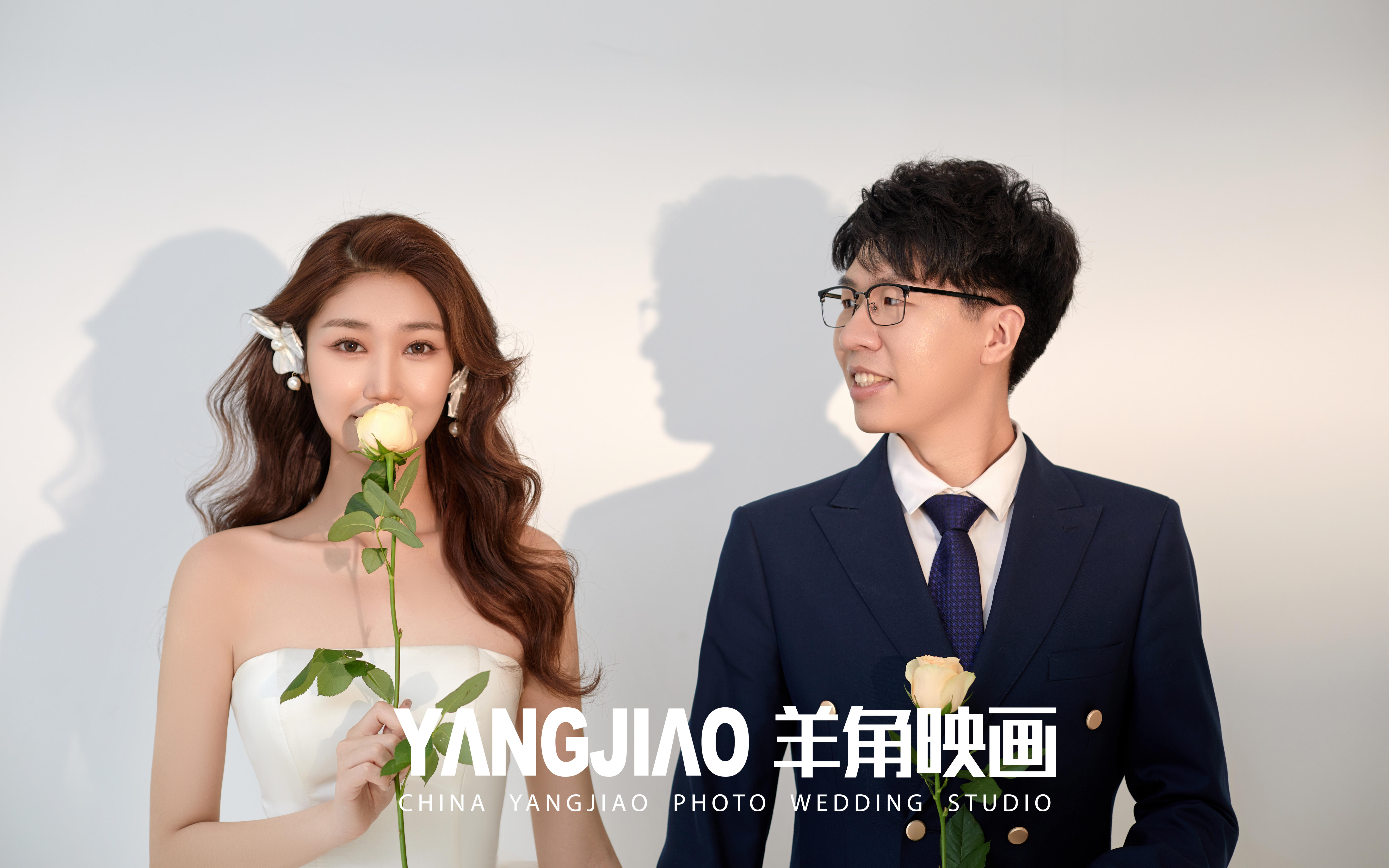 客照分享｜室内纯色婚纱照 高级感满满✨