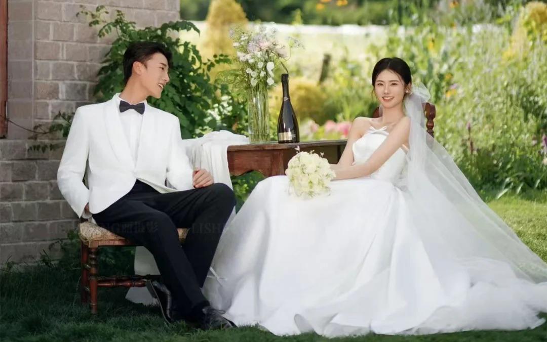 长在我审美上的清新韩式婚纱照   真的好甜