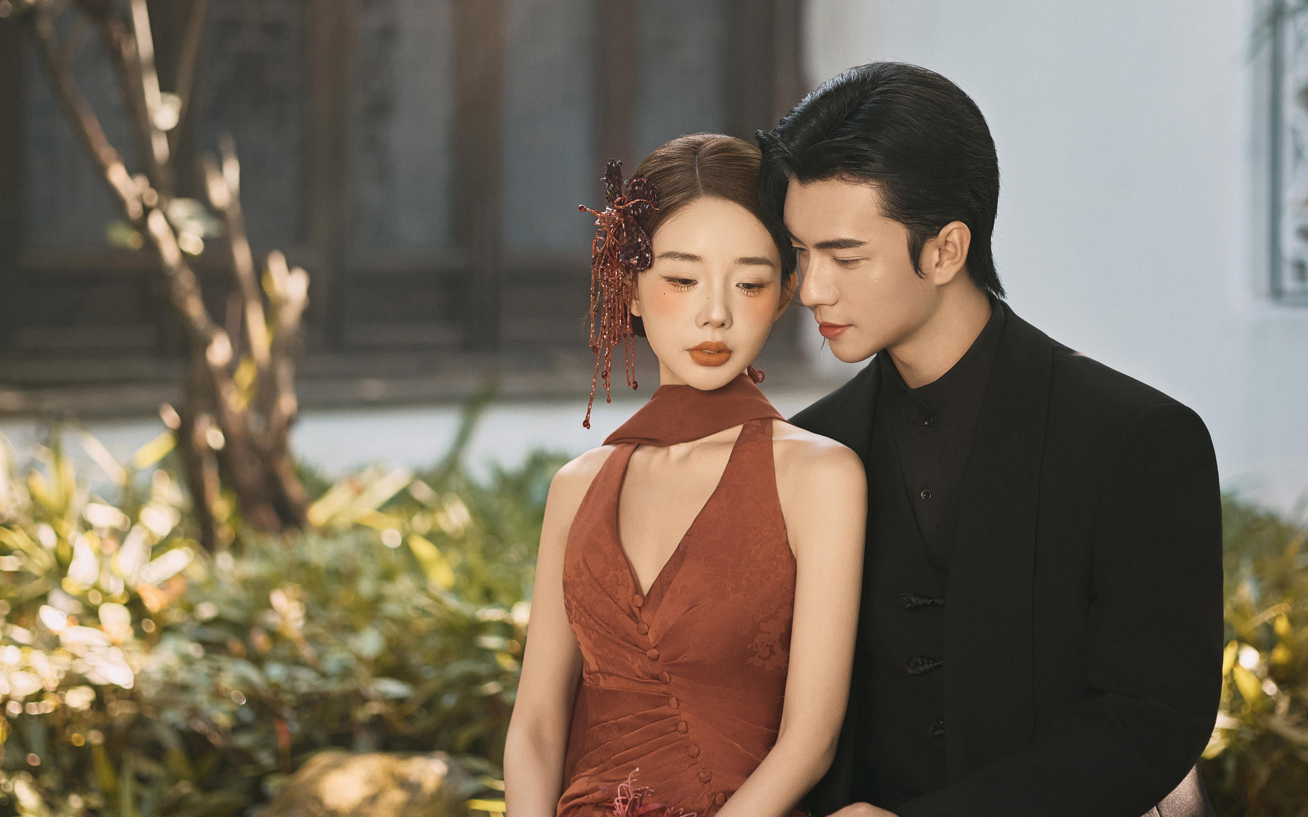 誰懂呀！這組園林民國風(fēng)婚紗照也太有韻味了