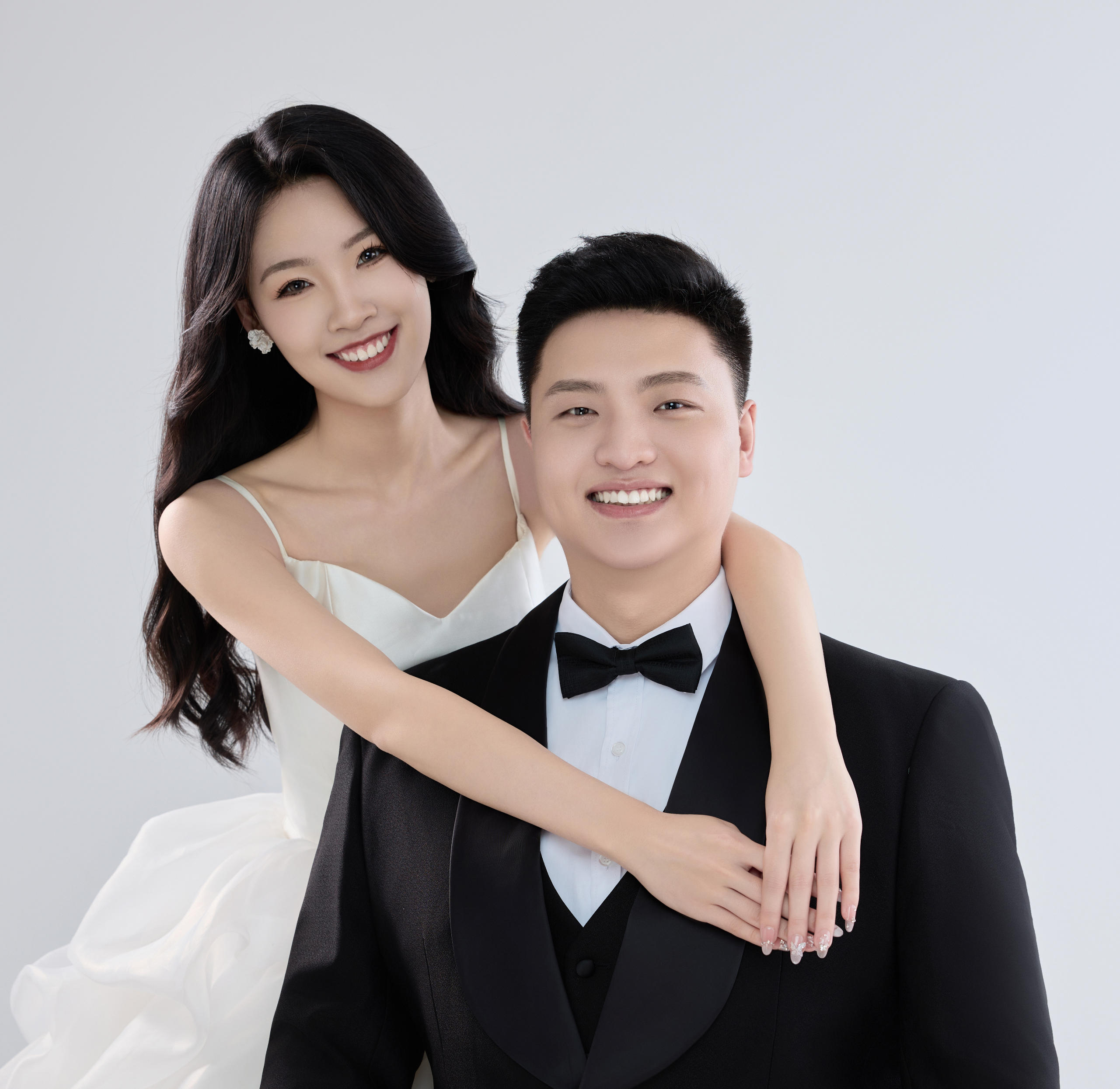 純白極簡婚紗照無法復(fù)刻的美~