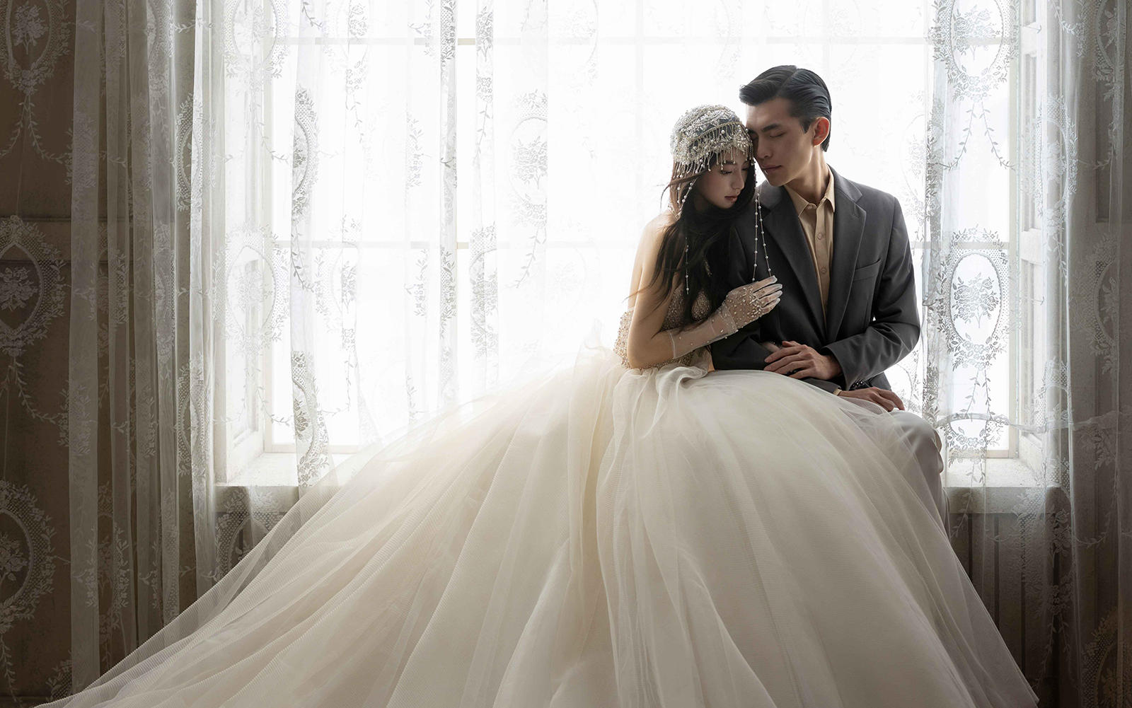 好愛這組光影復(fù)古婚紗照??氛圍感真的很絕