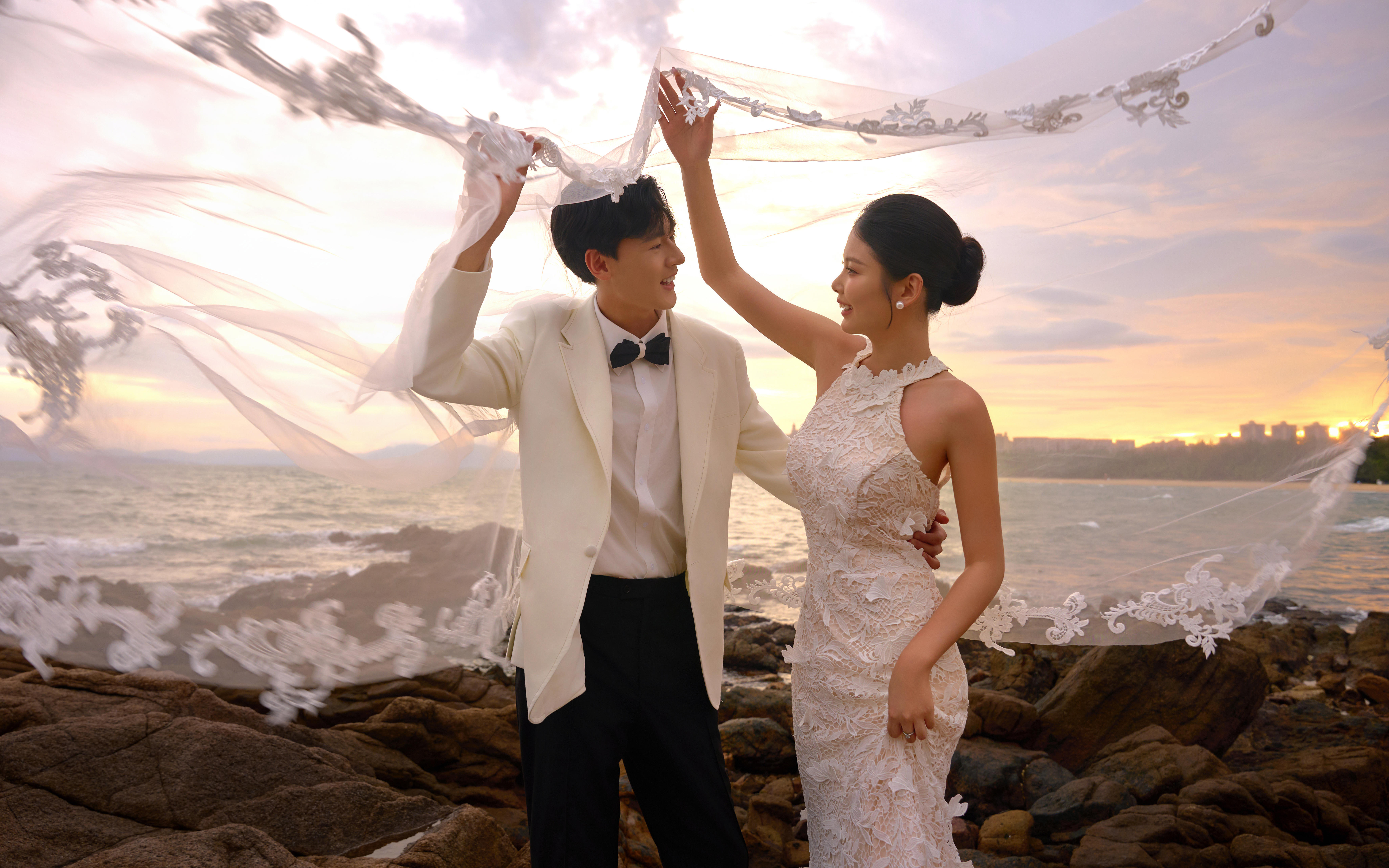 三亞旅拍婚紗??夕陽把浪漫撒滿了整片海