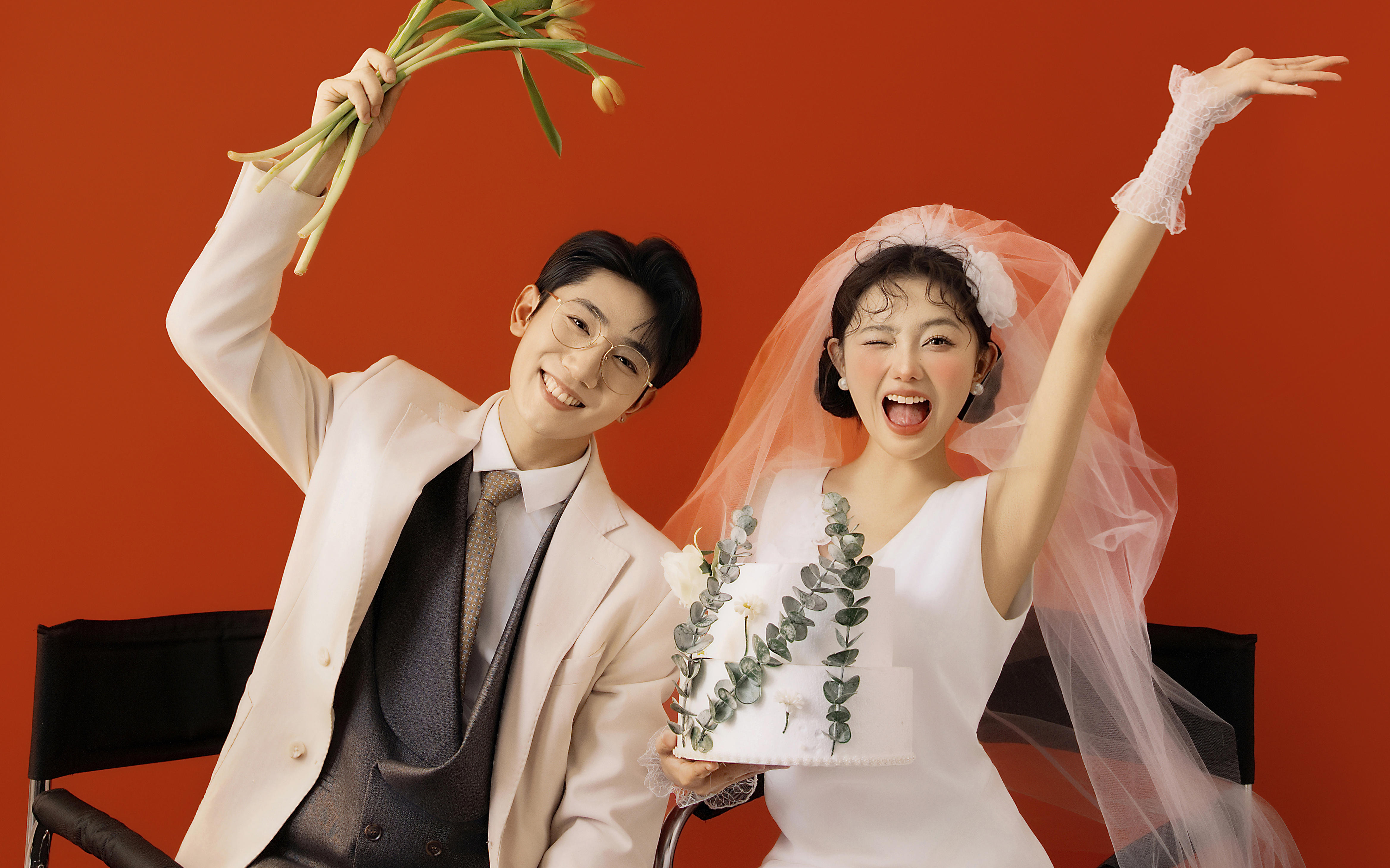 红底胶片质感纪实情绪感婚纱照