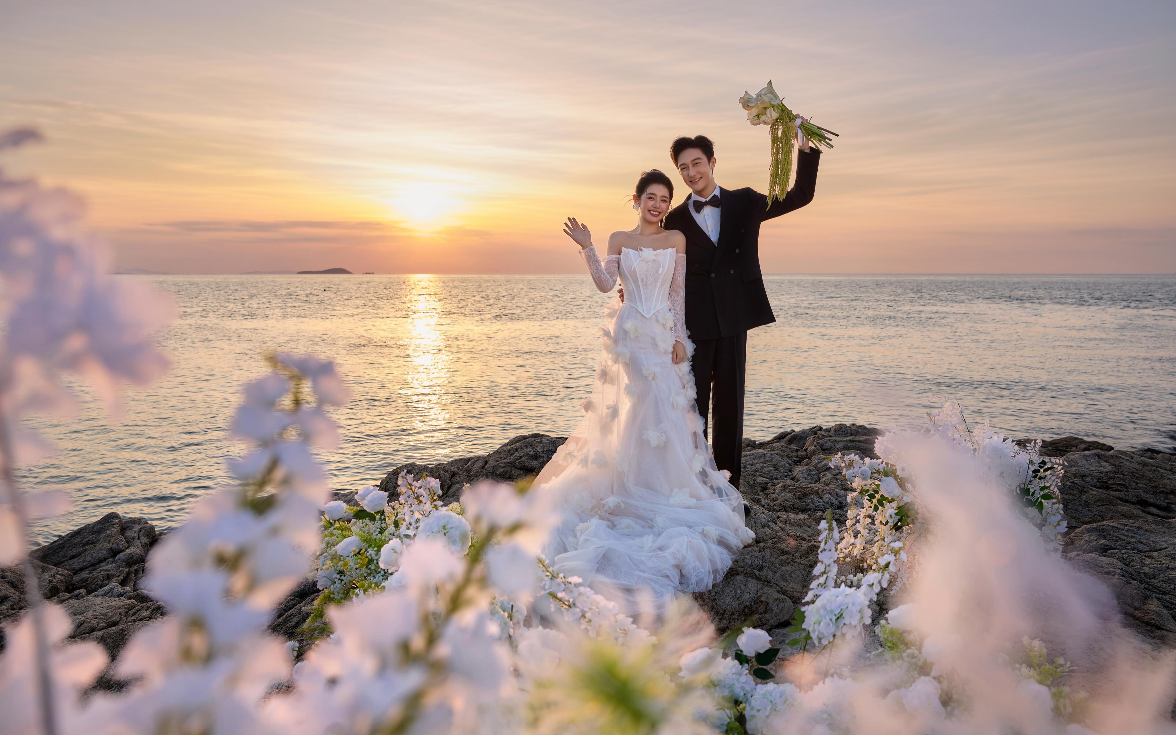 【目的地婚礼】落日漫过海面，海风捎来告白