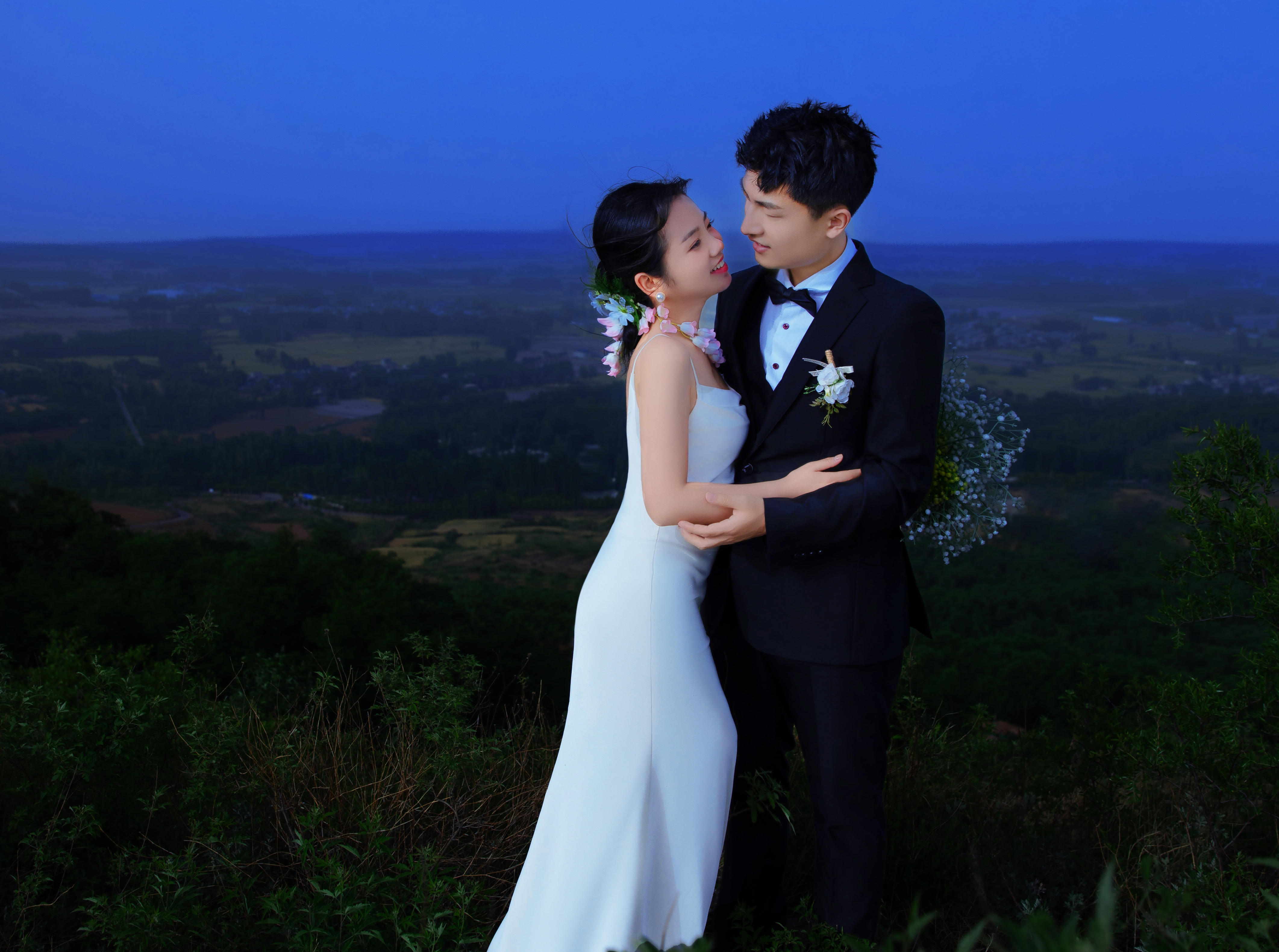 【優(yōu)格】夜幕下的愛是永不停息的浪潮