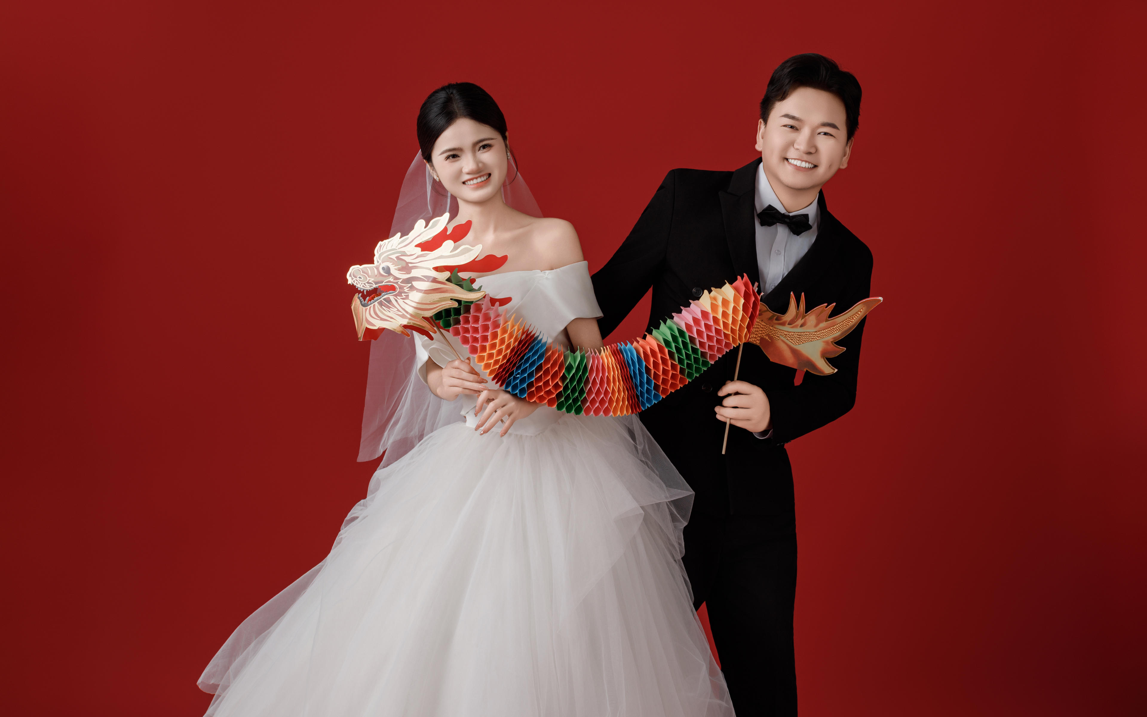 多少年也不会看腻的红底喜嫁婚纱照！