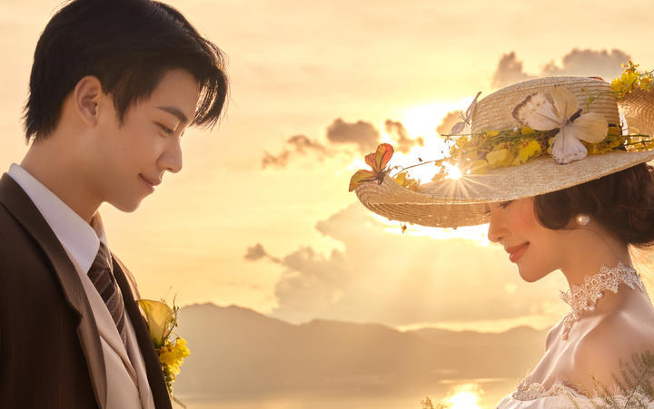 愛(ài)在日落黃昏時(shí)??法式夕陽(yáng)氛圍感婚紗照