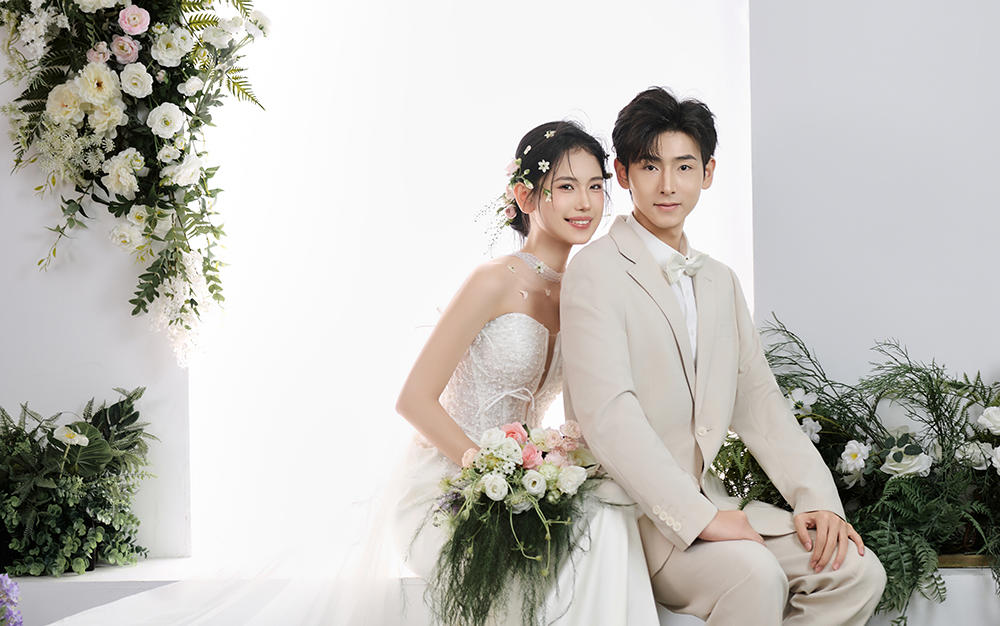 經(jīng)典韓式內(nèi)景婚紗照