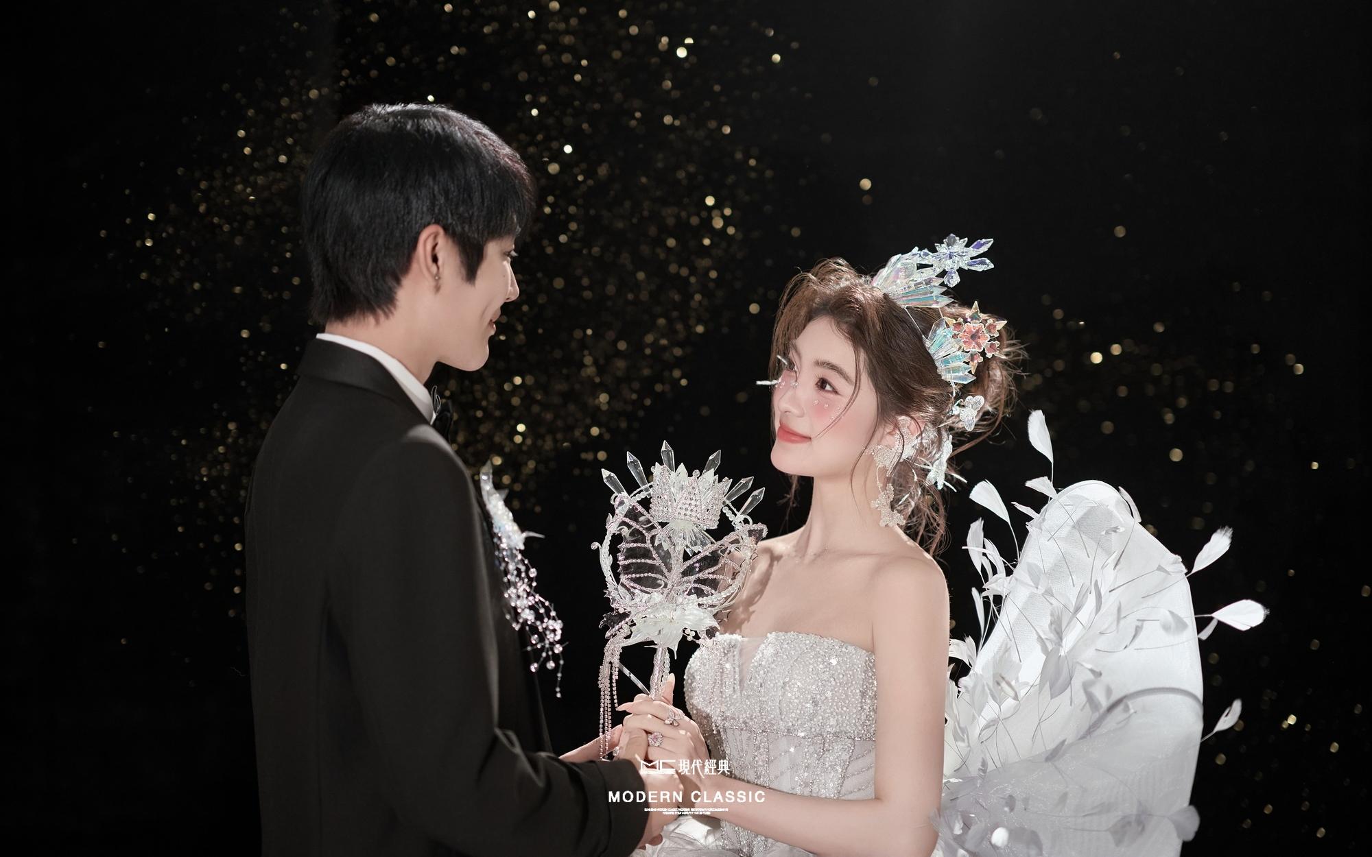 全網(wǎng)爆火的光影主紗婚紗照，穿上完全就是公主既視感