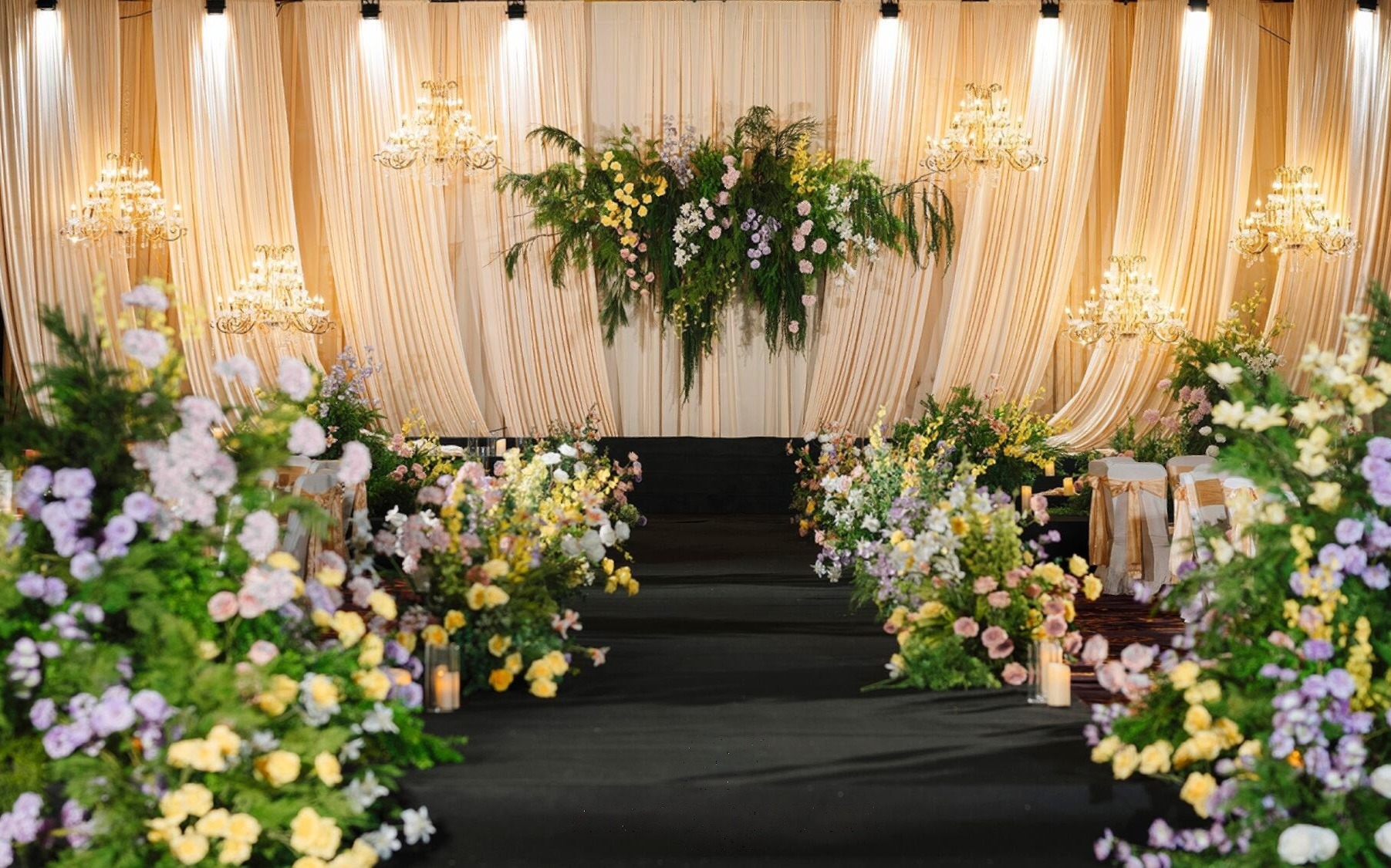 法式香槟布幔水晶灯婚礼 柔和马卡龙花艺室内婚礼