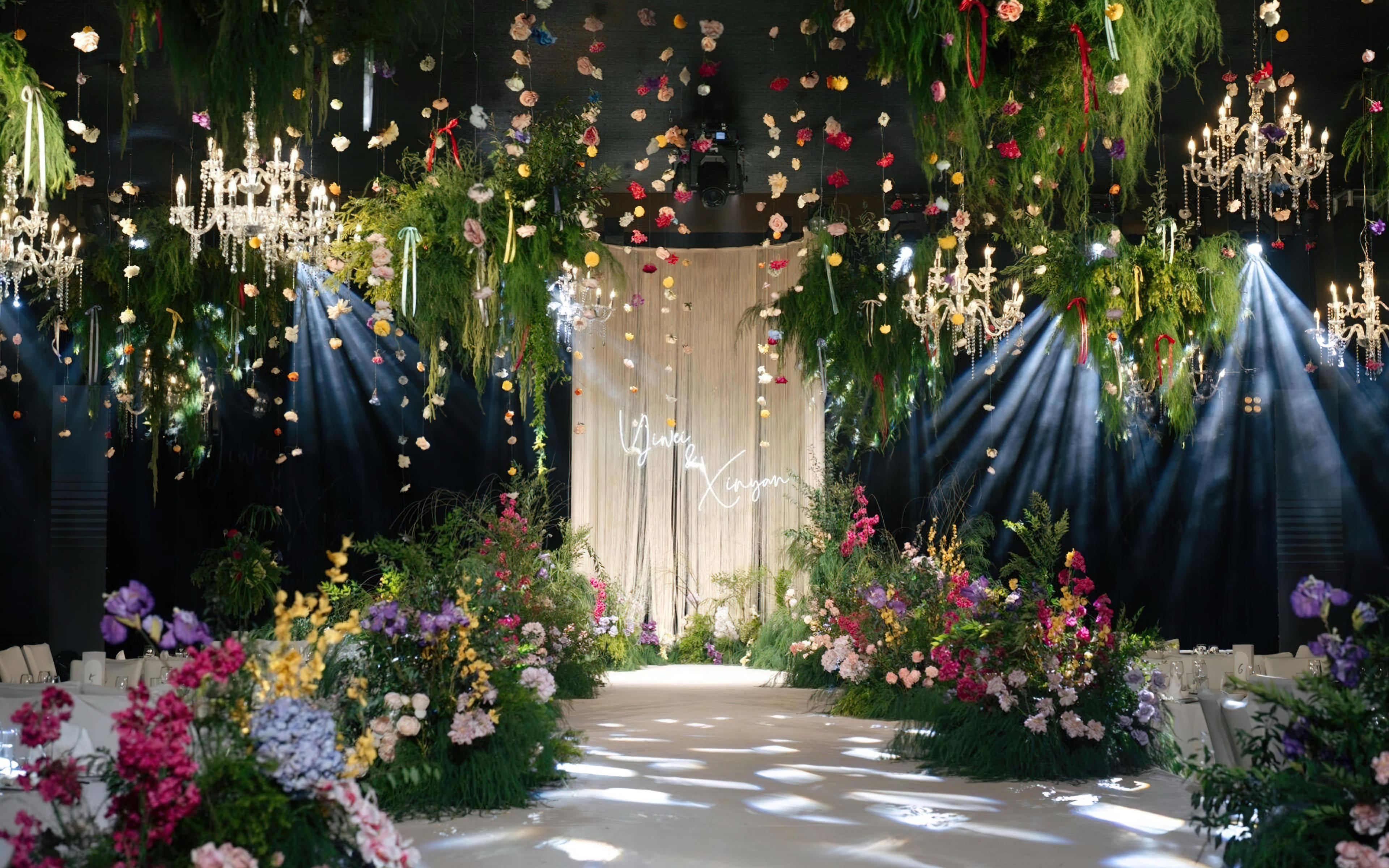 森林风花艺婚礼｜自然与绚烂交融