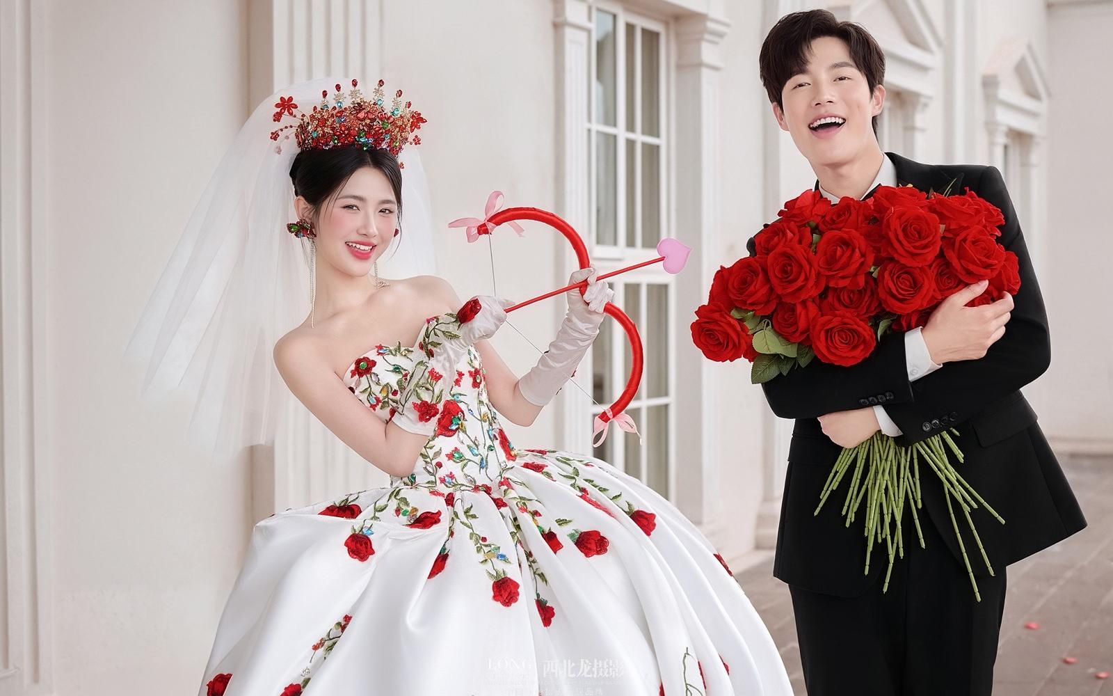 永遠為城堡公主舉大旗??在逃公主婚紗照??