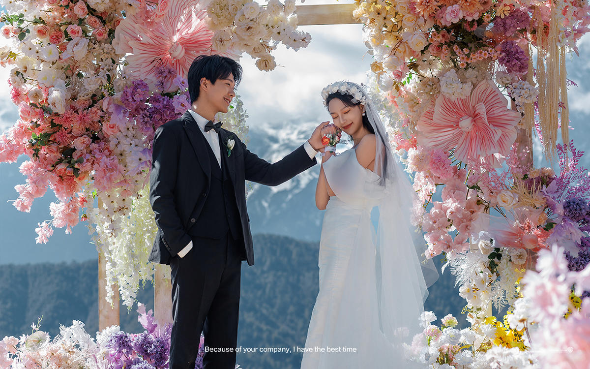 雪山下的神級婚禮現(xiàn)場??浪漫到想私藏