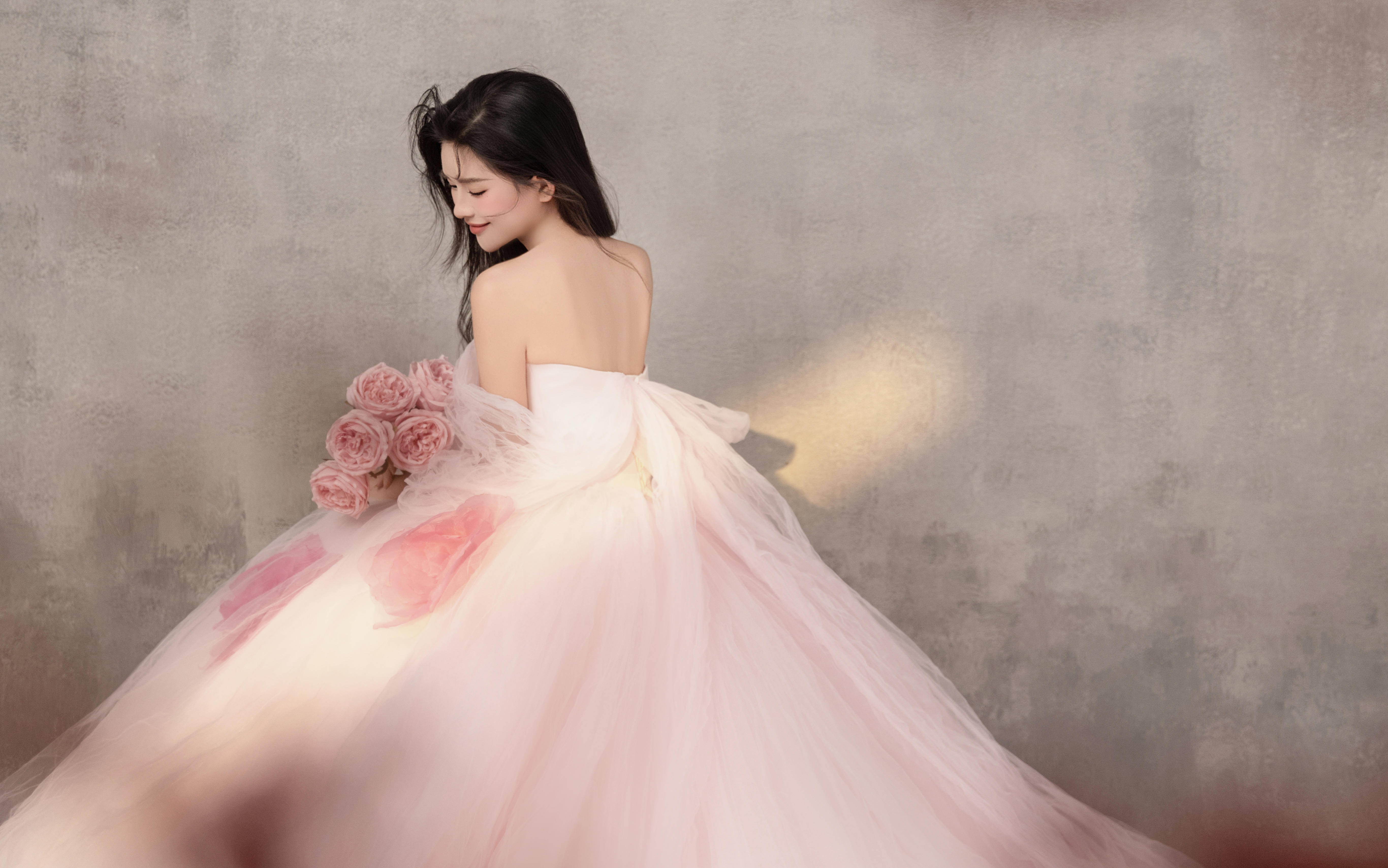 在櫻花粉的夢境里，遇見少女時的自己