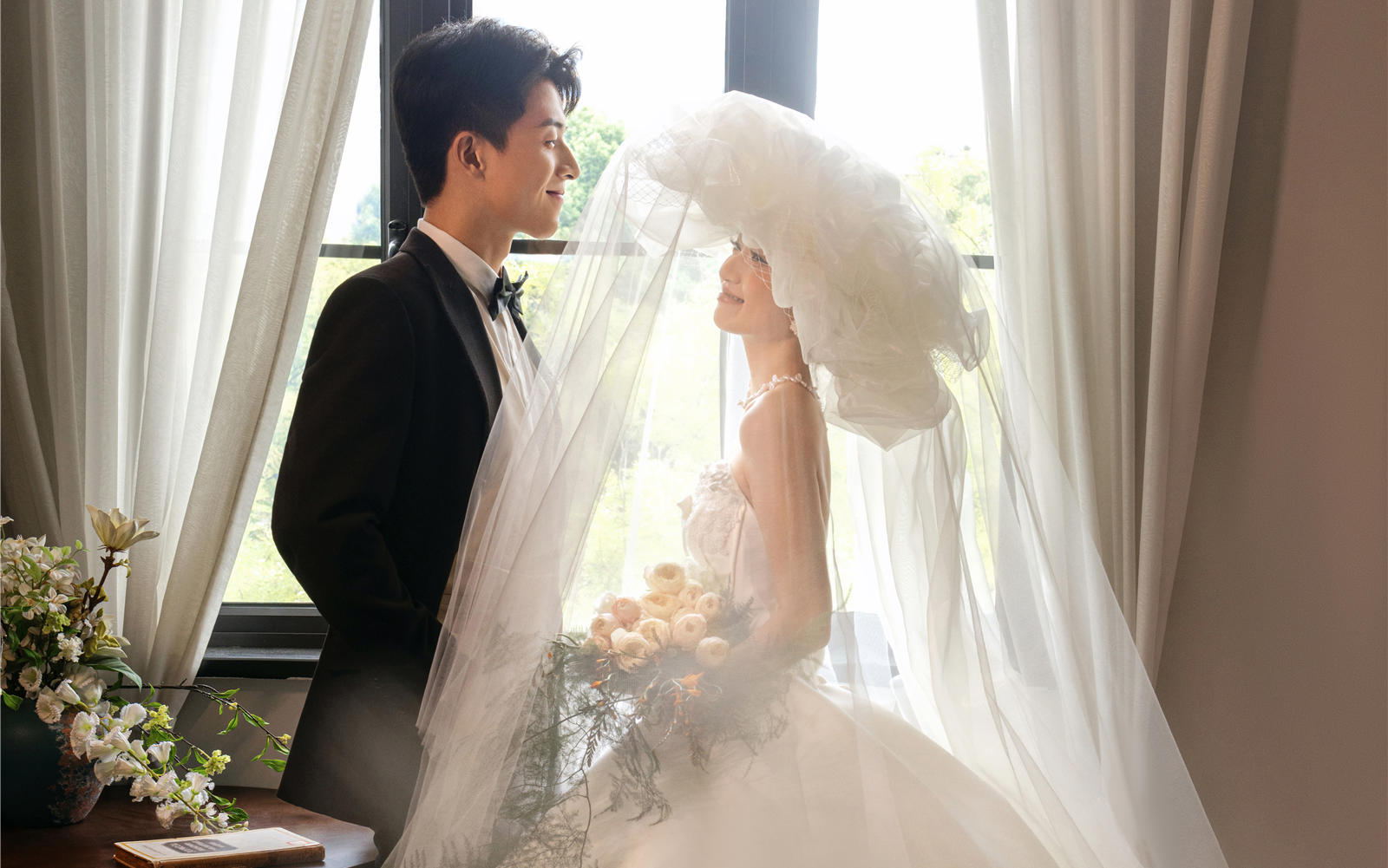 室內(nèi)法式復(fù)古婚紗照｜把優(yōu)雅高級刻在每一幀里???