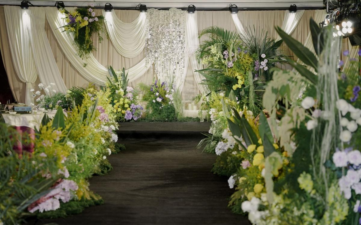 小厅白绿色精致布缦婚礼