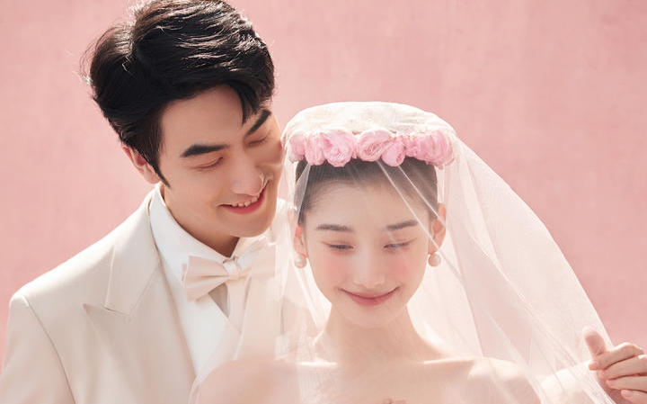 浪漫粉色系婚纱照见证甜蜜瞬间