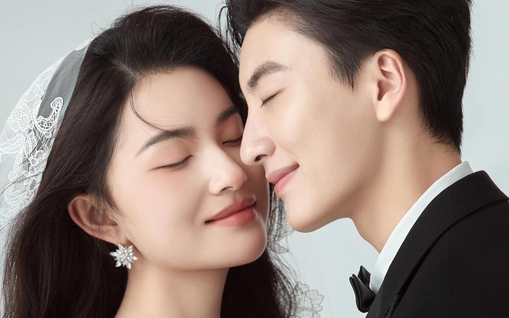 高審美新娘的室內極簡婚紗照?高級感滿滿！