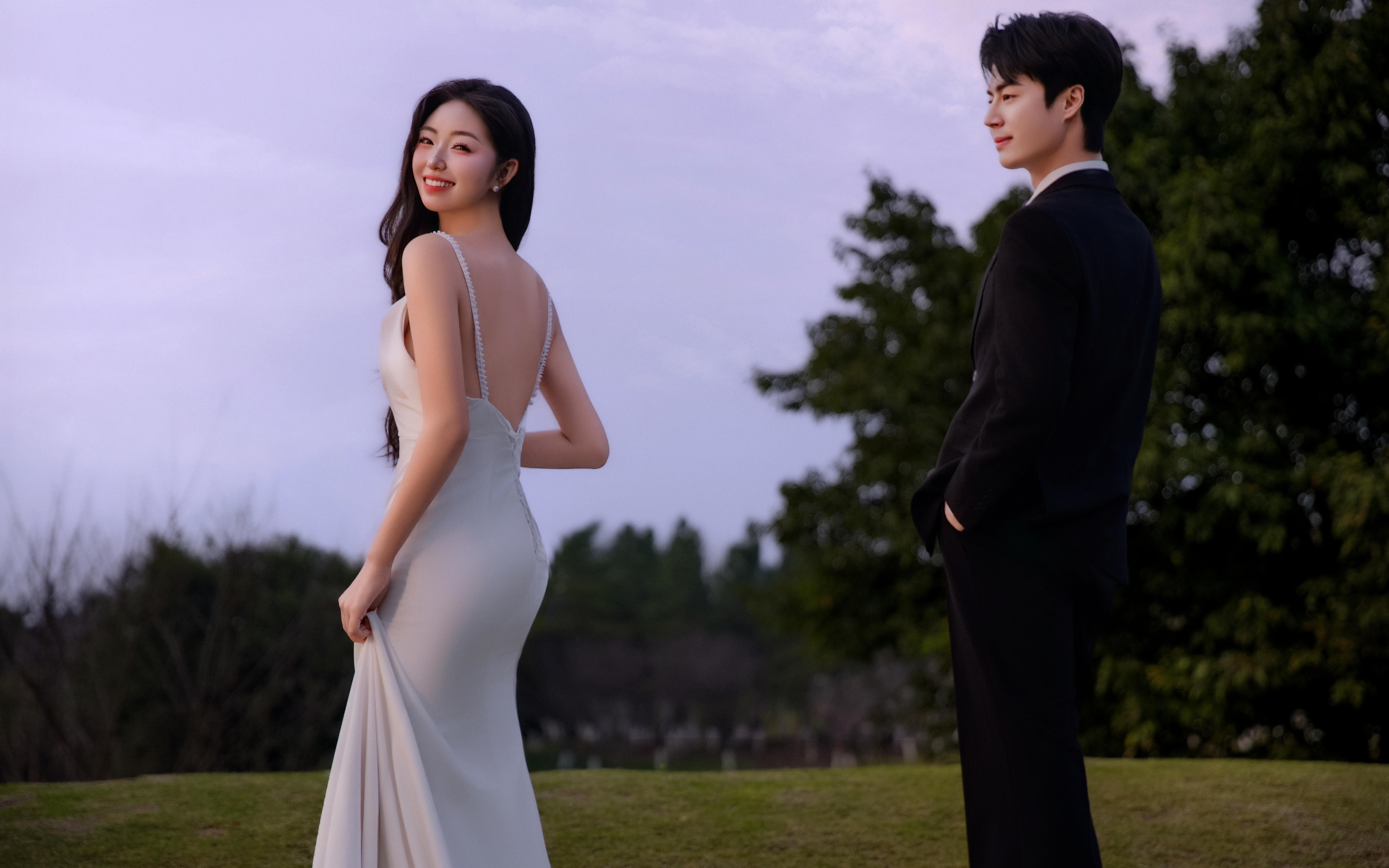 梵梦®原创 | 超美的夕阳草坪浪漫婚纱照