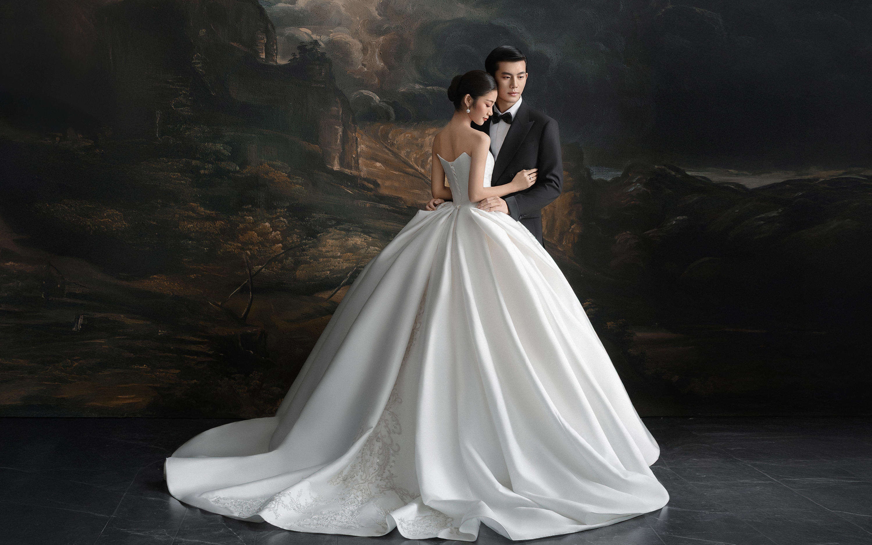值得珍藏一辈子的爱情艺术品，油画婚纱照~