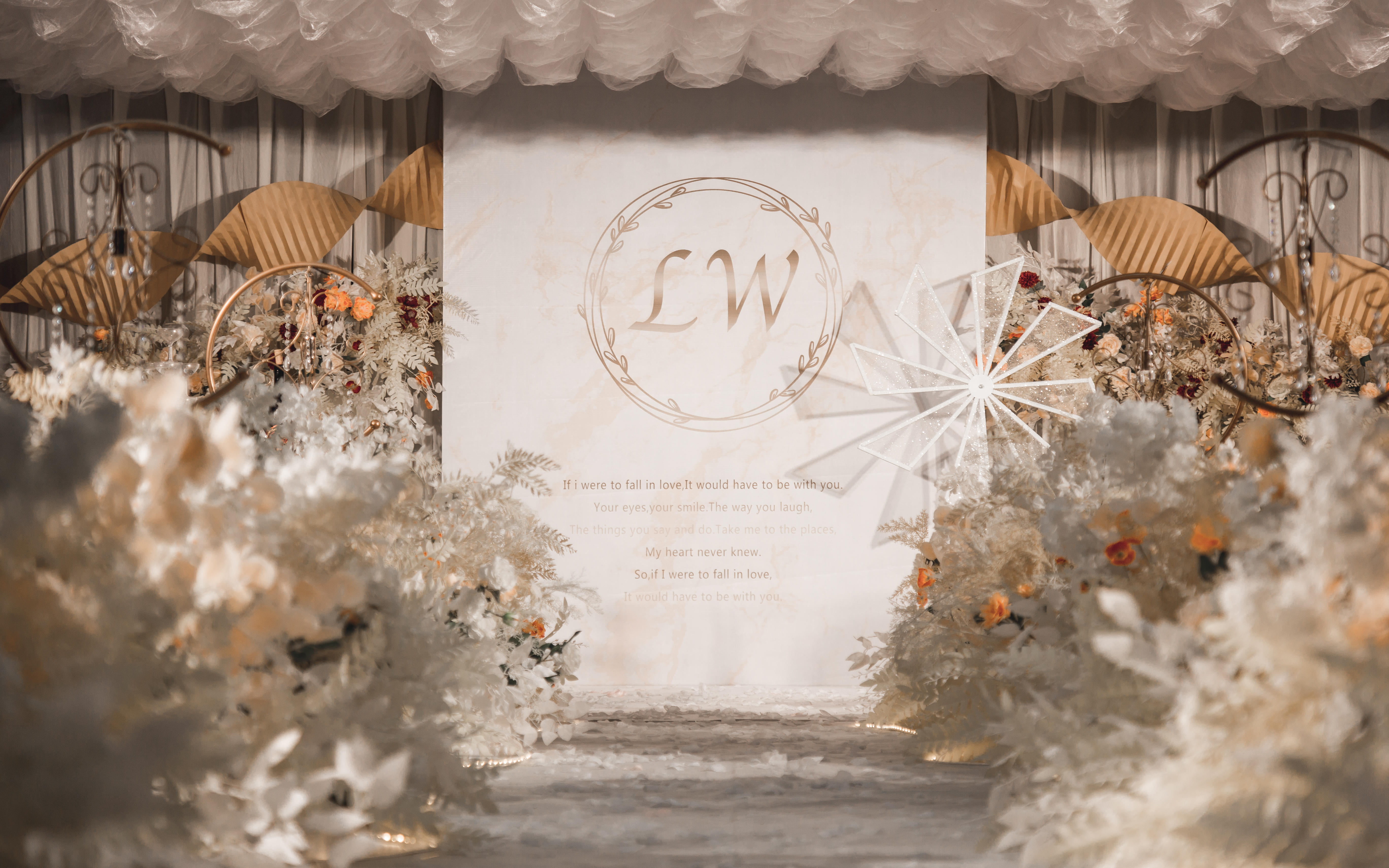 【韩尚宫】室内香槟色主题，主舞台吊顶