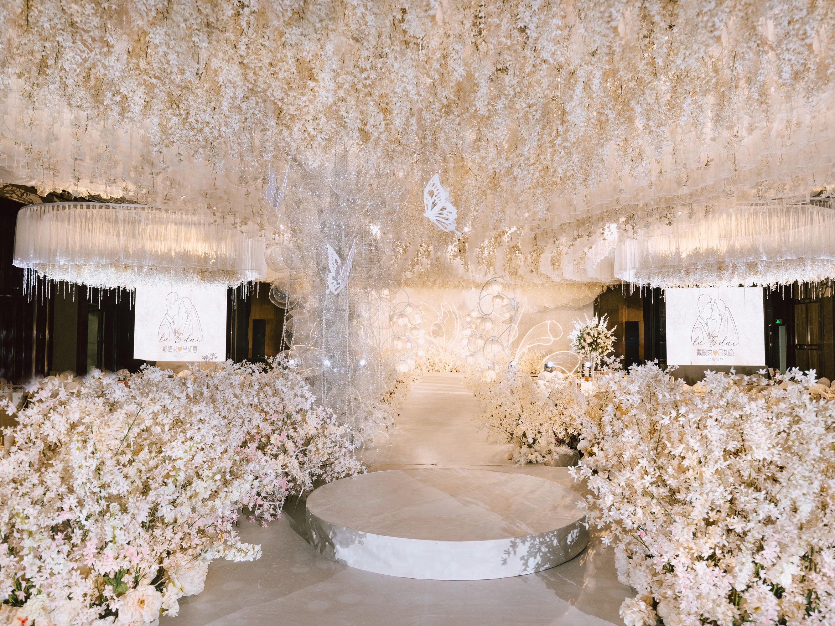 [唯美香槟金]新人唯美婚礼+性价比超高