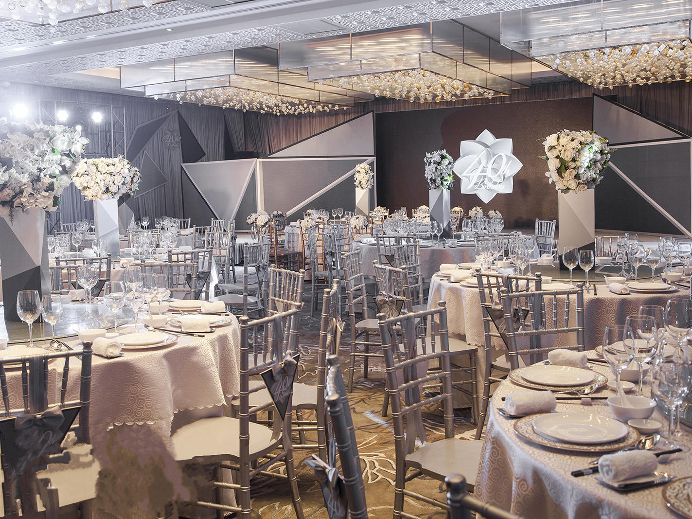 城市风个性创意型婚礼《男人花》