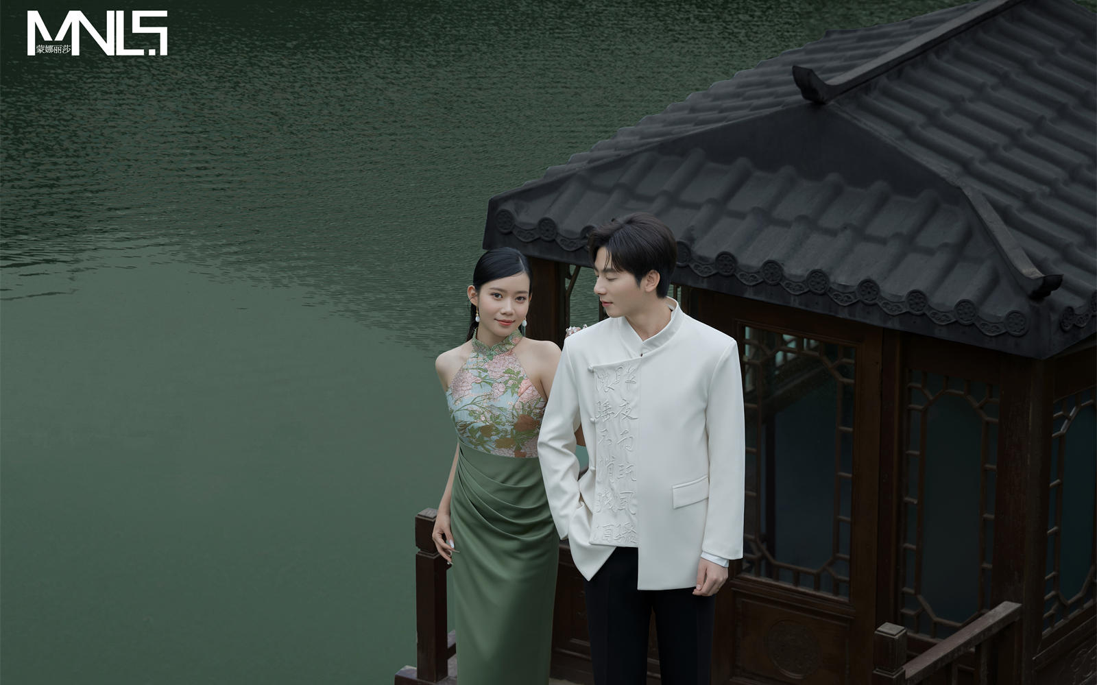 宛如水墨画一般的新中式婚纱照