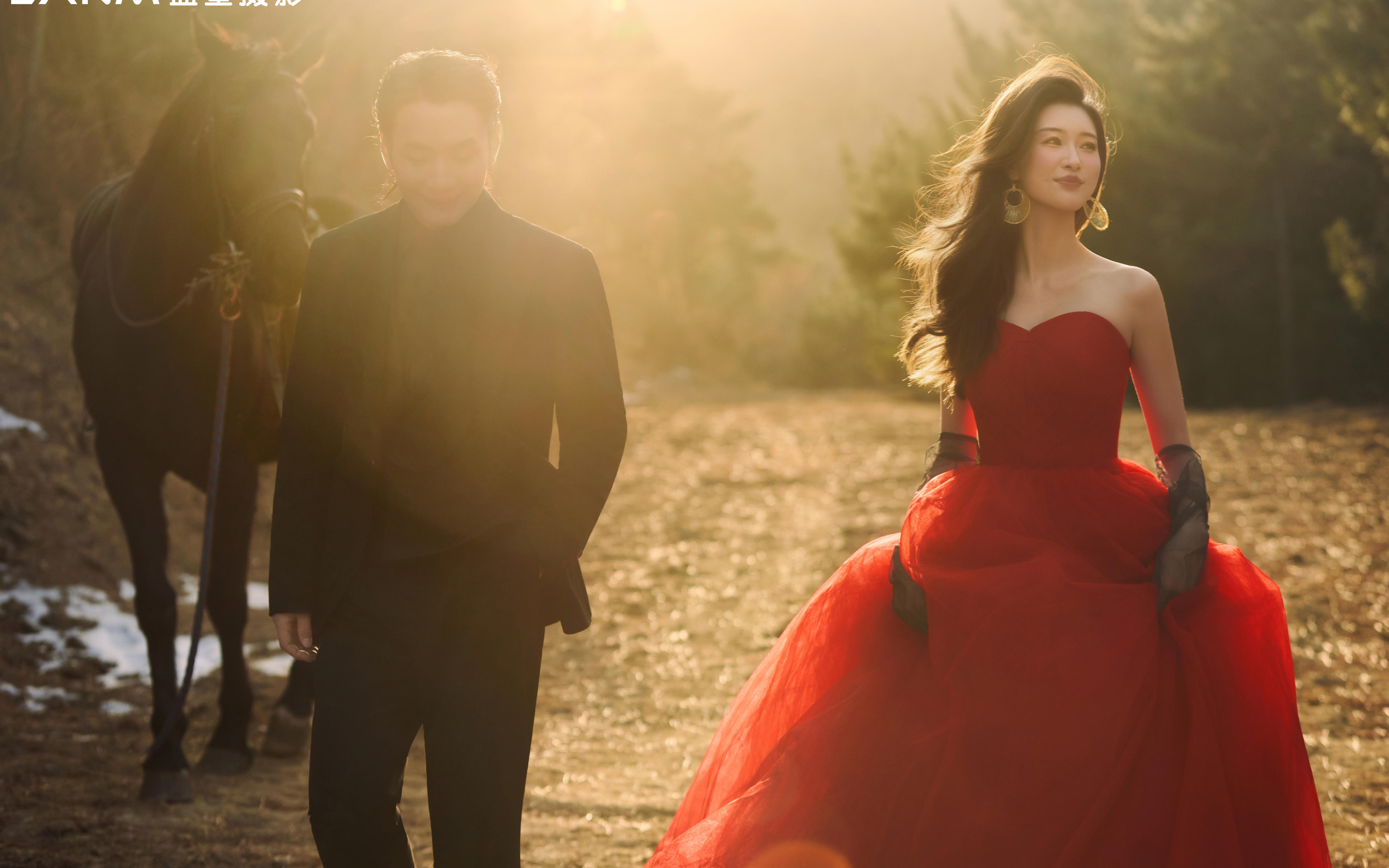 高甜预警💓甜酷拽的红裙黑马婚纱照