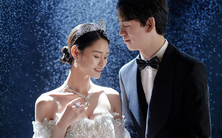 將璀璨星河拍進(jìn)了婚紗照