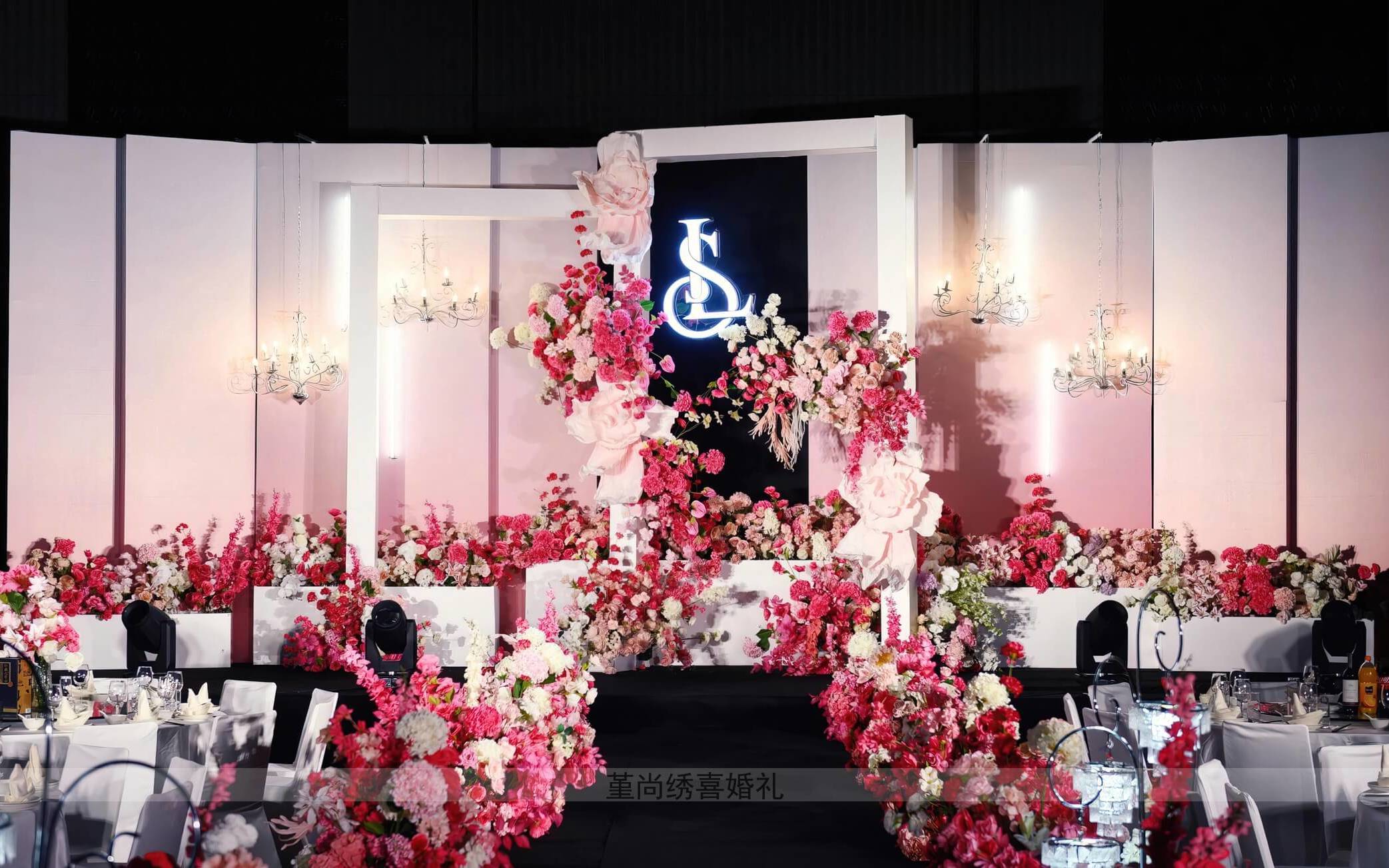 渐变玫红色简约婚礼