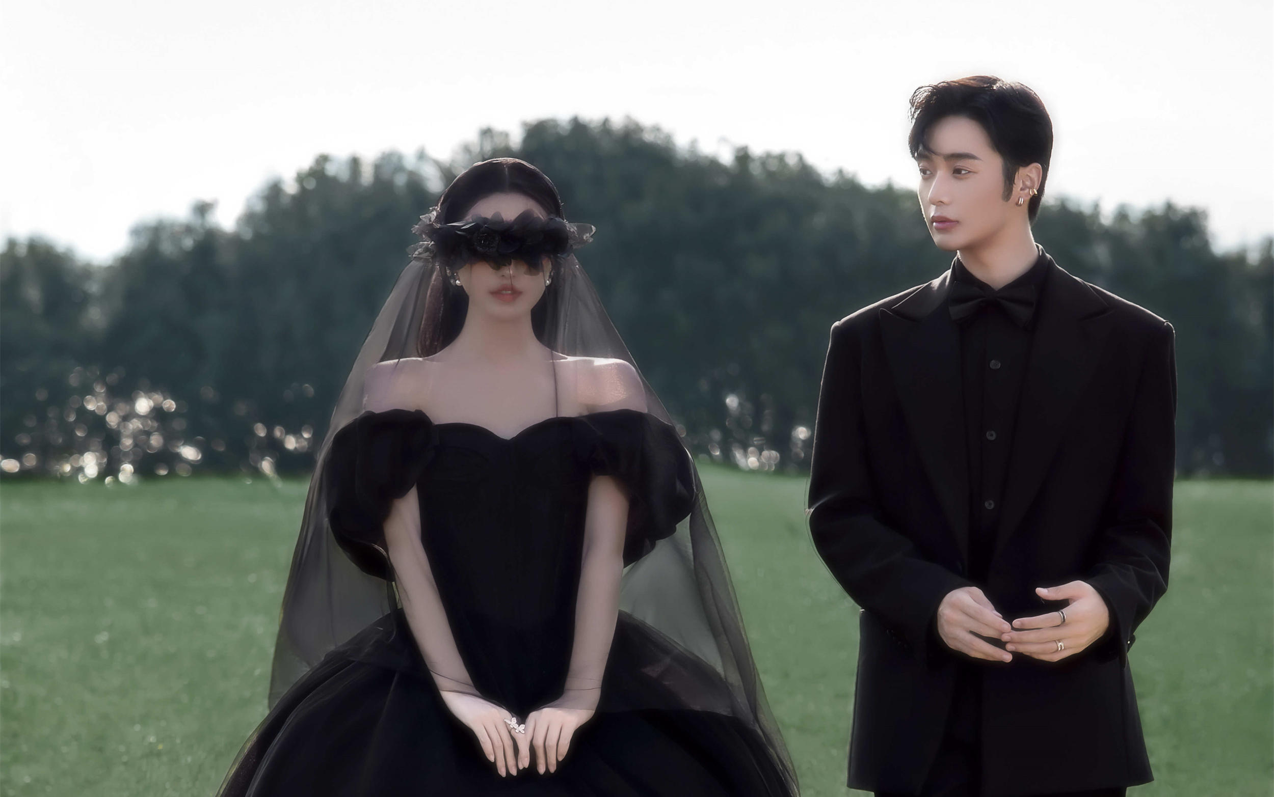 森林玫瑰🌹梦幻黑纱森系草坪婚纱照来啦❗