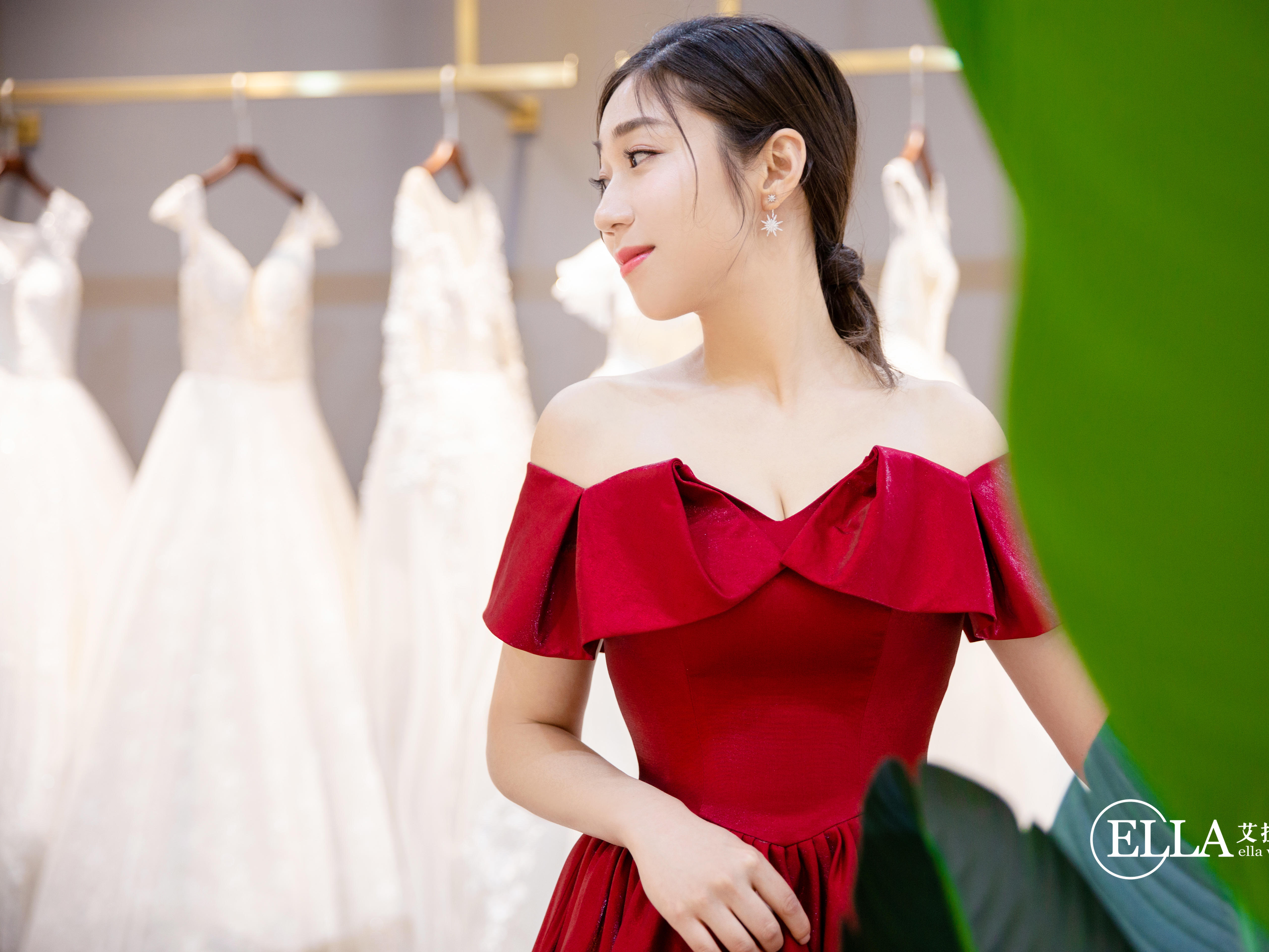 【艾拉婚纱】拖尾主纱+秀禾+敬酒送伴娘服