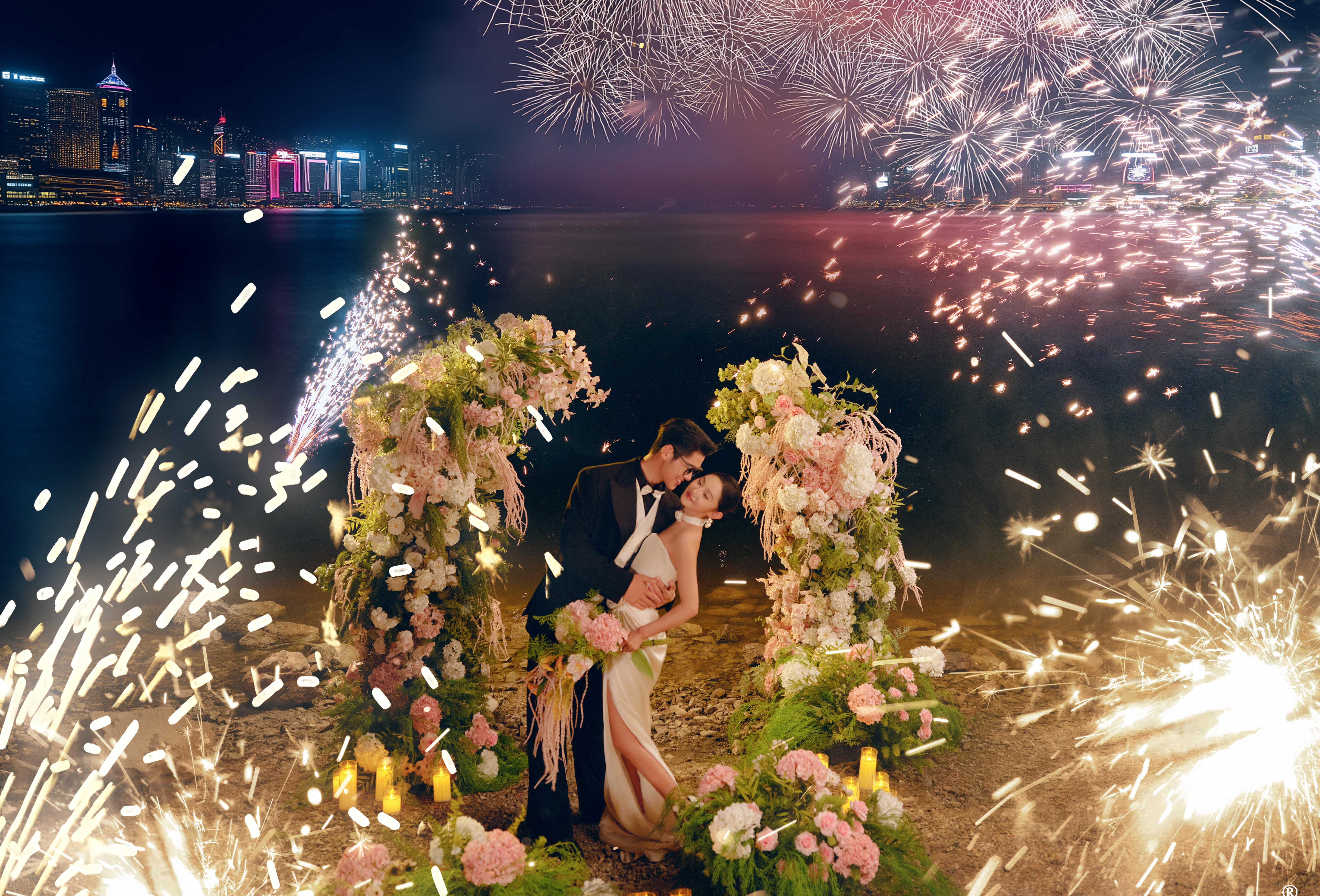 數(shù)不盡的煙花浪漫?美哭我的夜景婚紗照??