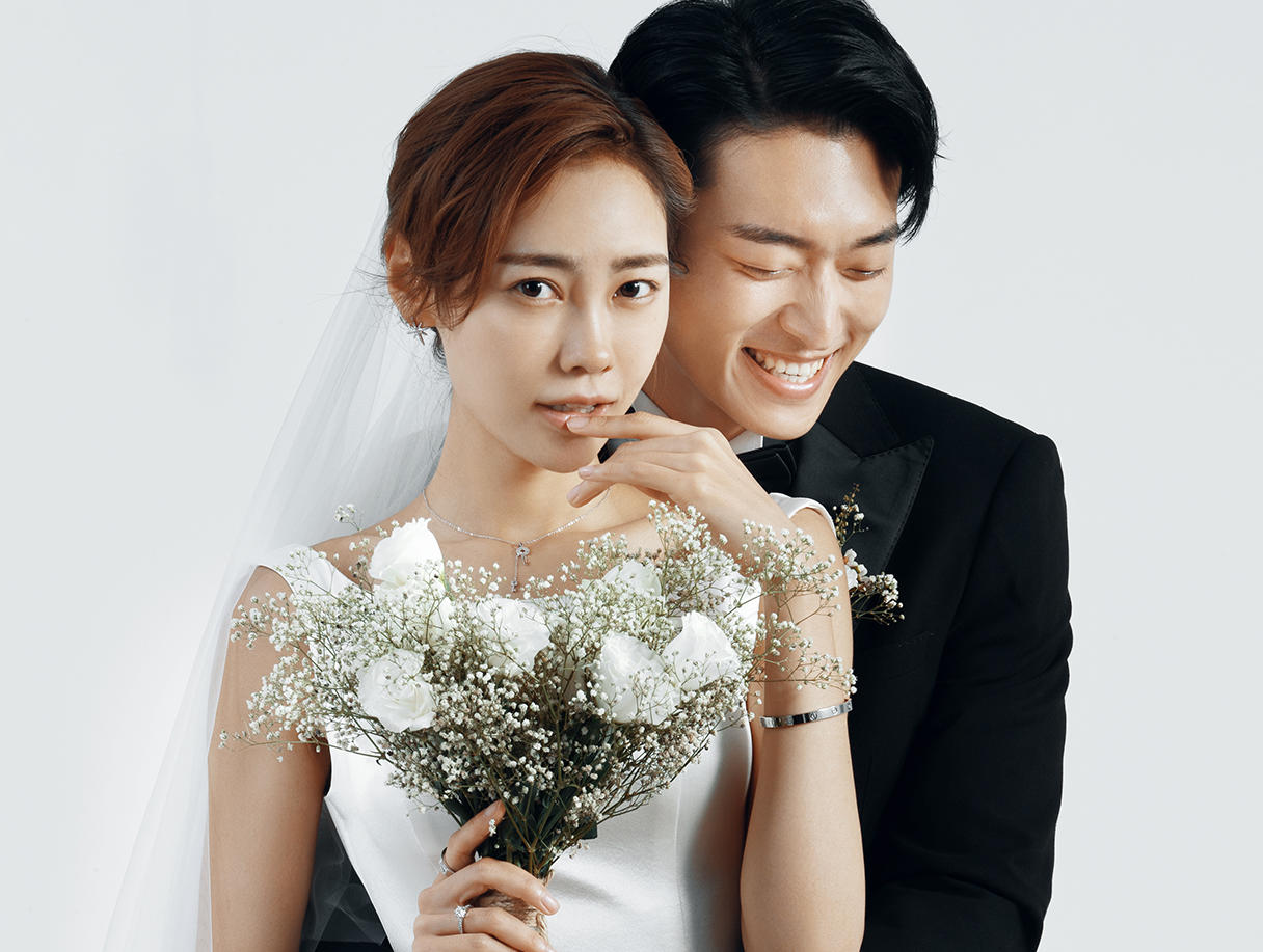 拍婚纱胸贴_婚纱情侣头像(2)