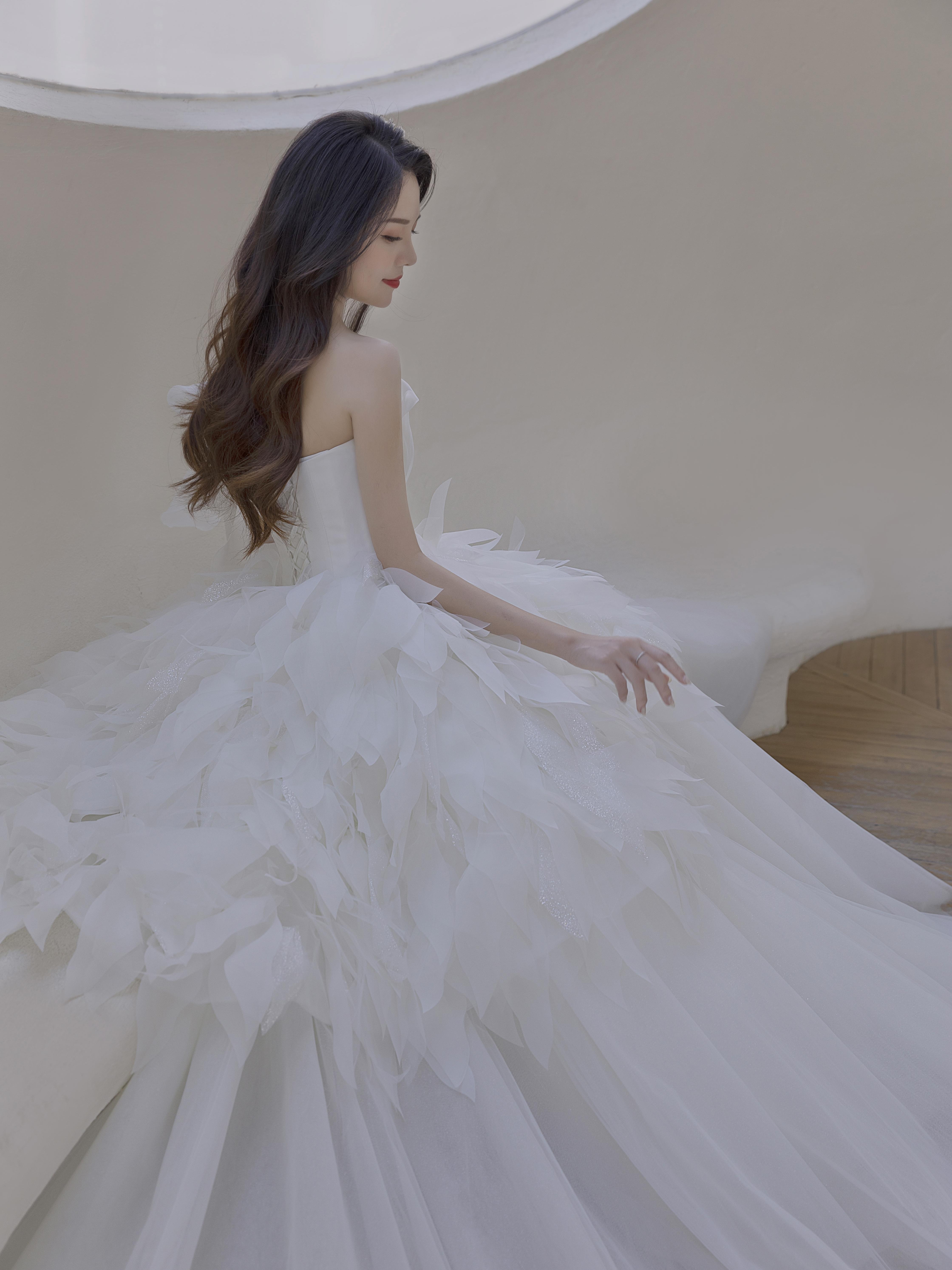 唯美天鹅湖婚纱，带你如梦境般婚礼