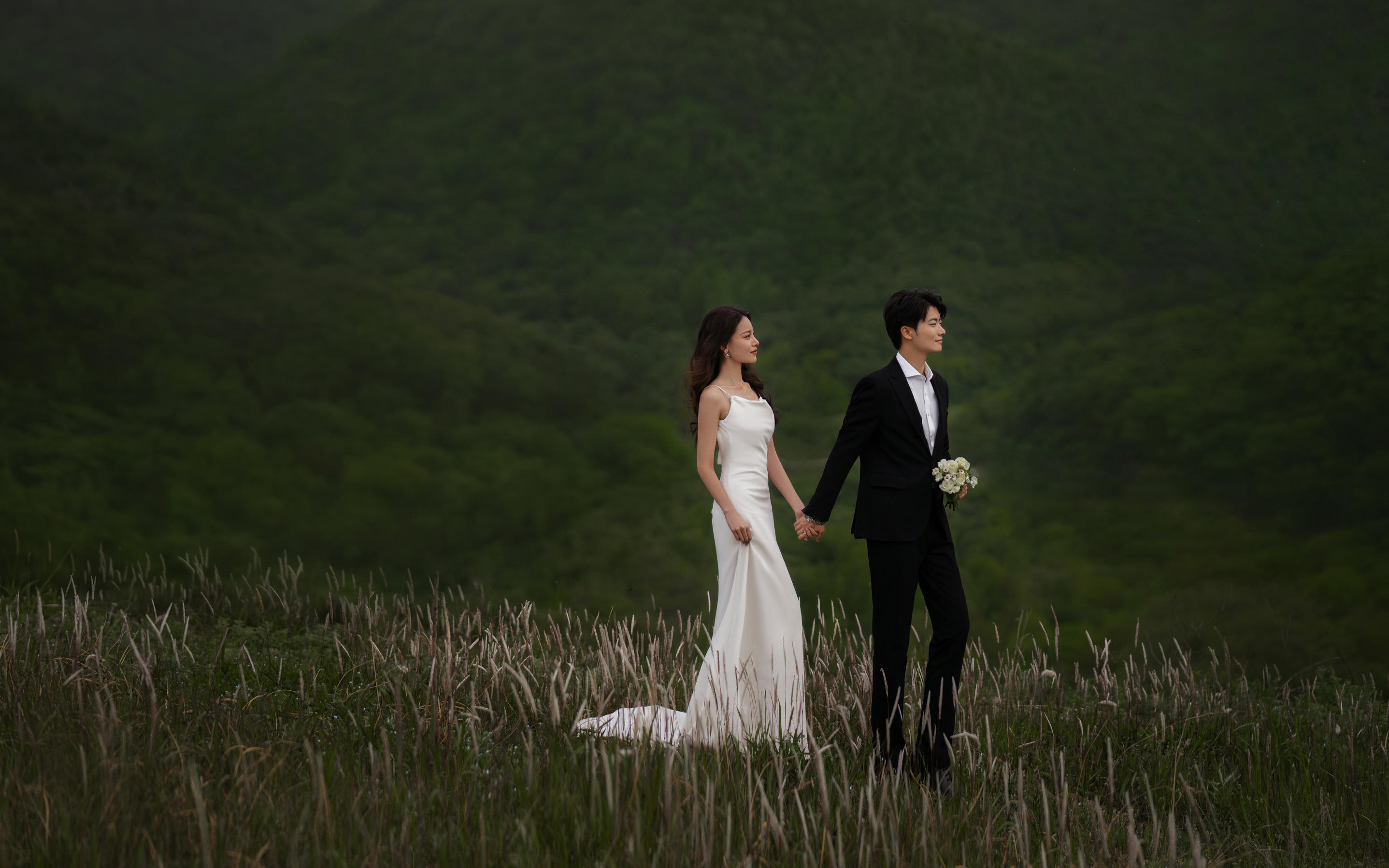 被同事安利的高级感山景婚纱照